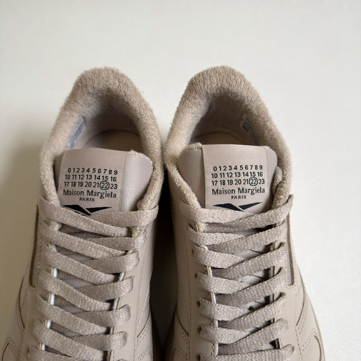 Maison Margiela × Reebok Beige Leather ‘Project 0 CL’ Tabi Sneakers Size US 9 / IT 39 - 13 Thumbnail