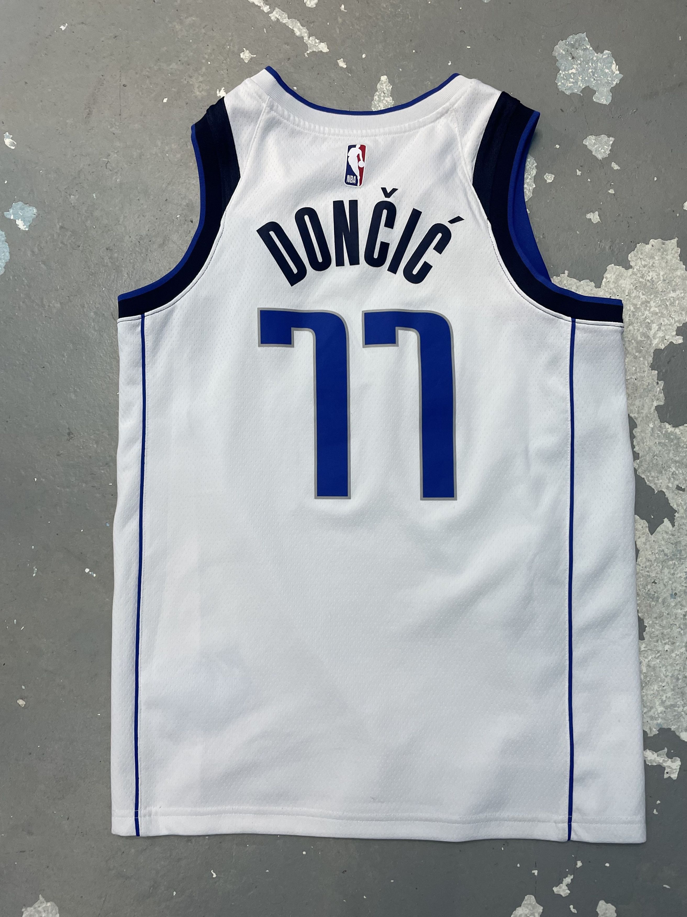 Nike Dallas Mavericks Luka Doncic #77 NBA Jersey
