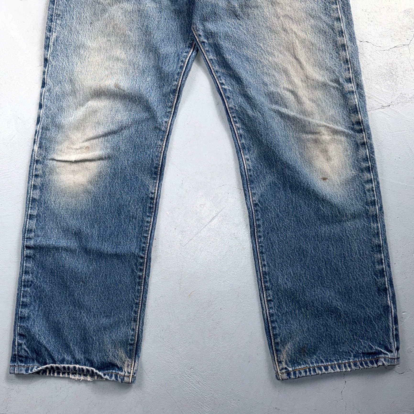 Levi's VINTAGE Levi's 501 Jeans Straight Blue Light Wash 34x32 90s 501 Series Mens Jeans Size US 34 / EU 50 - 3 Thumbnail