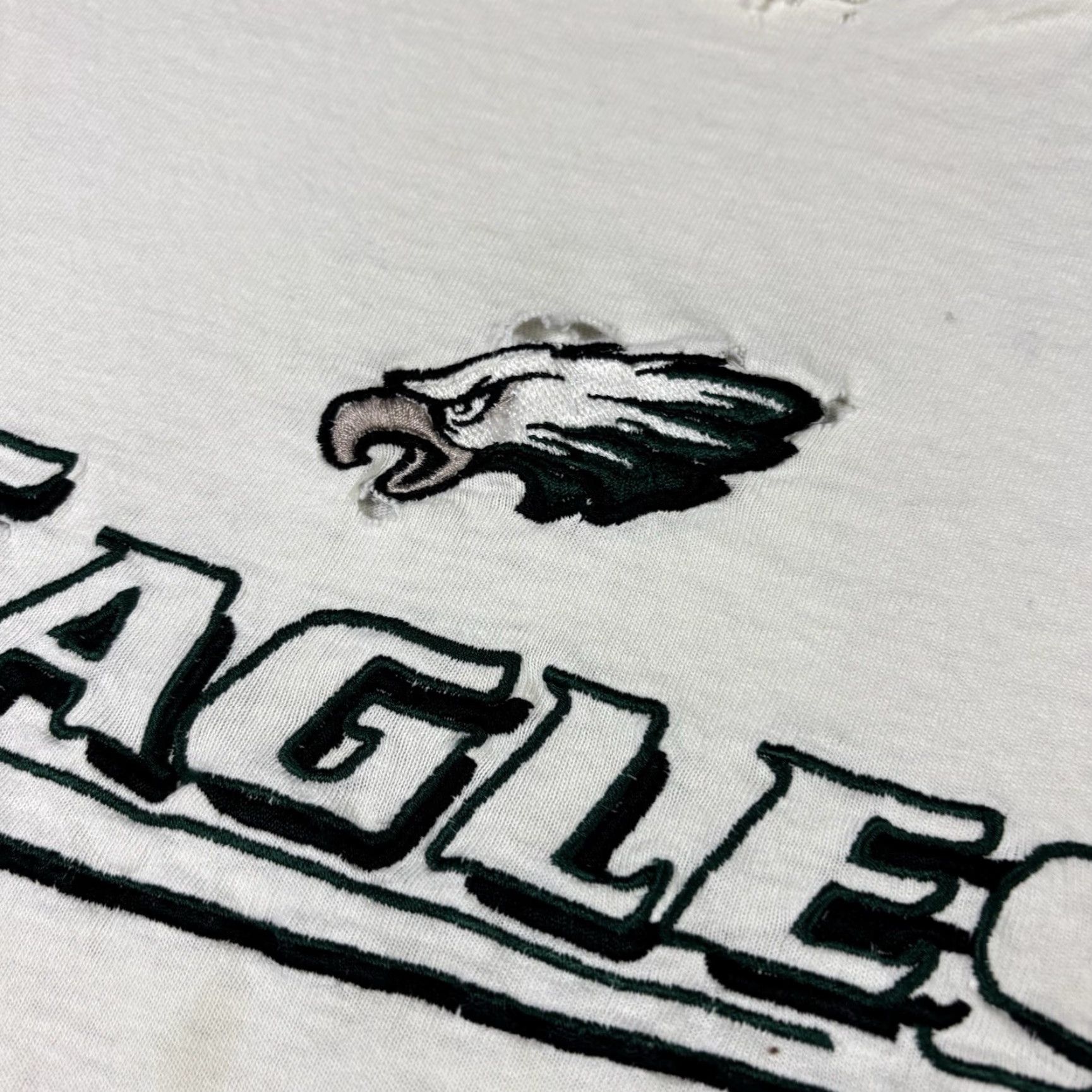 NFL VINTAGE Philadelphia Eagles T Shirt Embroidered Logo NFL Thrashed Distressed Lg Size US L / EU 52-54 / 3 - 7 Thumbnail