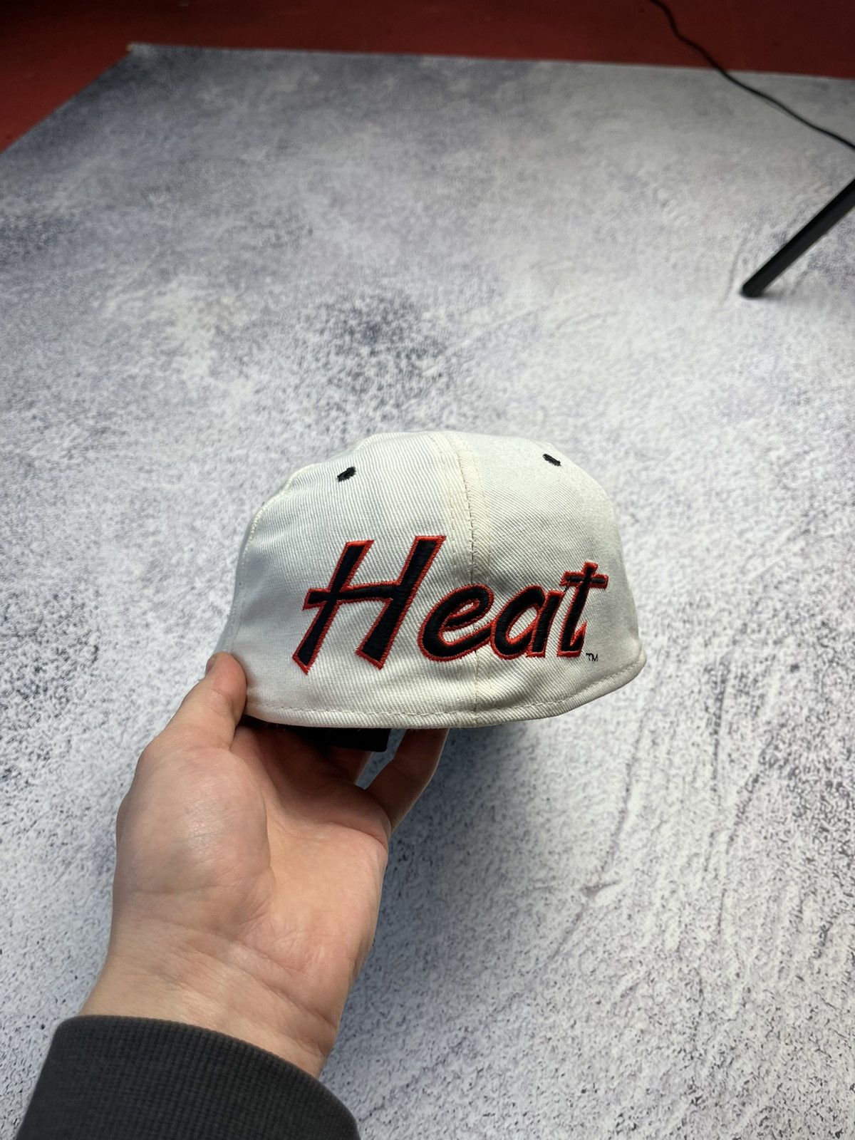 NBA Vintage Miami Heat Cap NBA Streetwear Rare Casual Fan Logo Size ONE SIZE - 5 Thumbnail