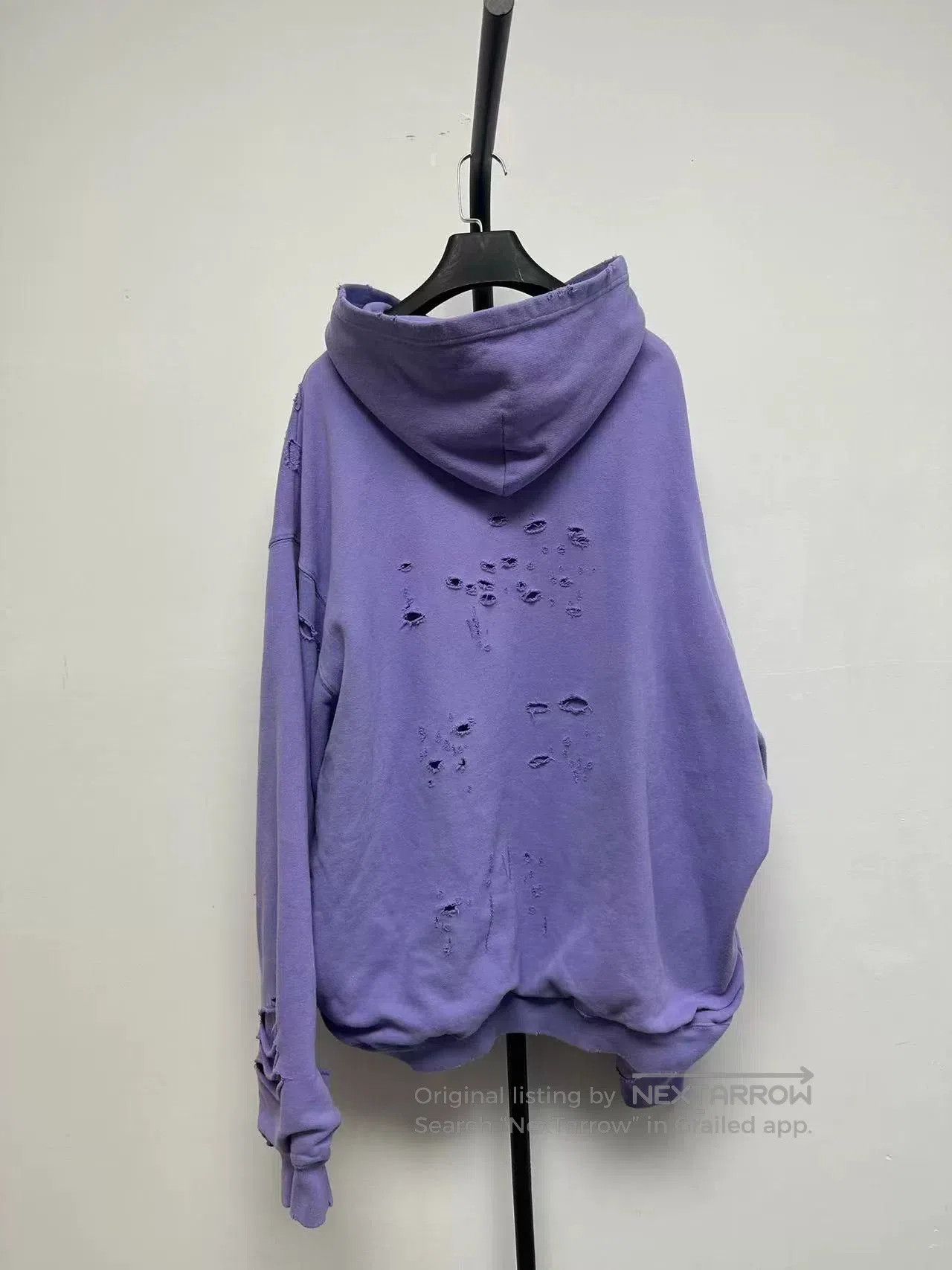 Balenciaga Balenciaga Logo Print Distressed Hoodie. Size XS / US 0-2 / IT 36-38 - 2 Thumbnail