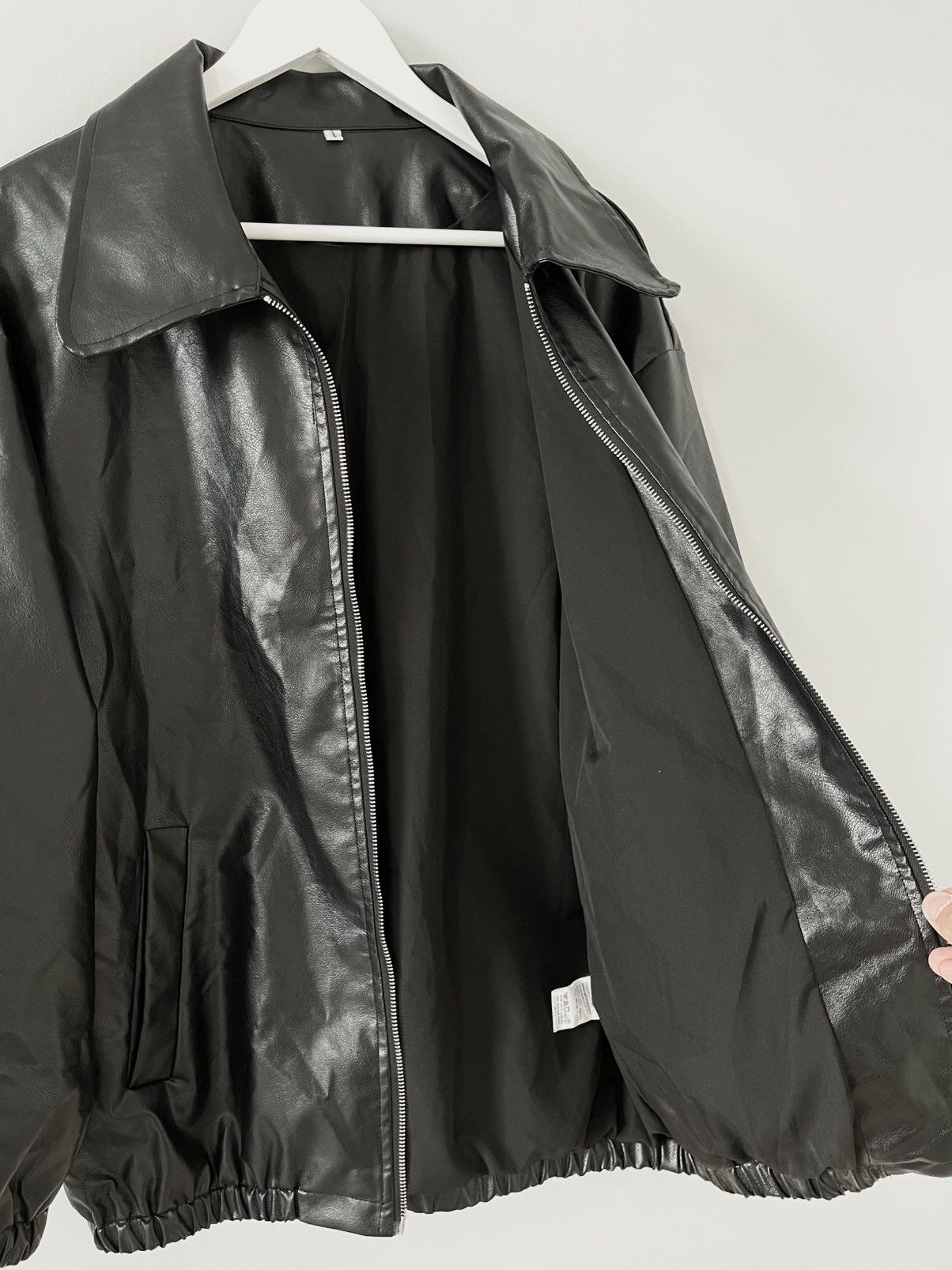 Japanese Brand Vintage Y2k Retro Style Japan Faux Leather Zip Baggy Jacket Size US L / EU 52-54 / 3 - 11 Thumbnail