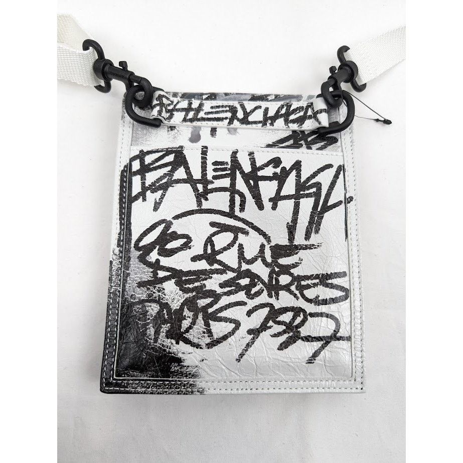 Balenciaga o1rshd1 Q:2 / Size: OS / Explorer Small Pouch Strap Graffiti Size ONE SIZE - 8 Thumbnail