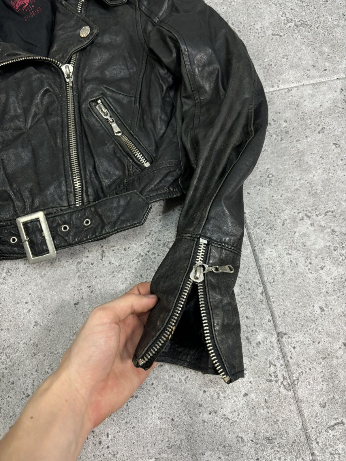 Japanese Brand × Vintage 2000s Japan Cropped Faded Distressed Leather Bomber Jacket Size S / US 4 / IT 40 - 7 Thumbnail