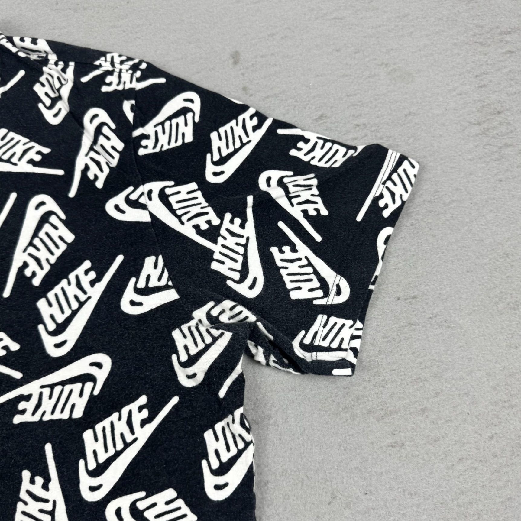 Nike VINTAGE? Nike Shirt Mens Small Black White The Nike Tee All Over Print Swoosh Logo AOP Size US M / EU 48-50 / 2 - 4 Thumbnail