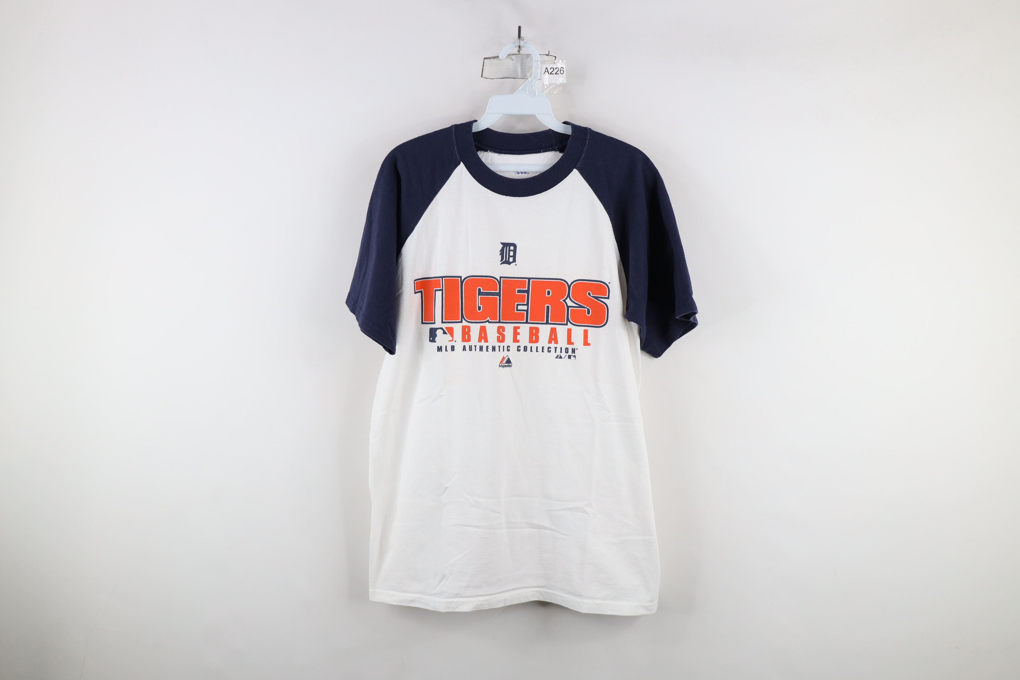Majestic × Vintage Vintage Majestic Detroit Tigers Baseball Raglan T-Shirt Size US M / EU 48-50 / 2 - 1 Thumbnail