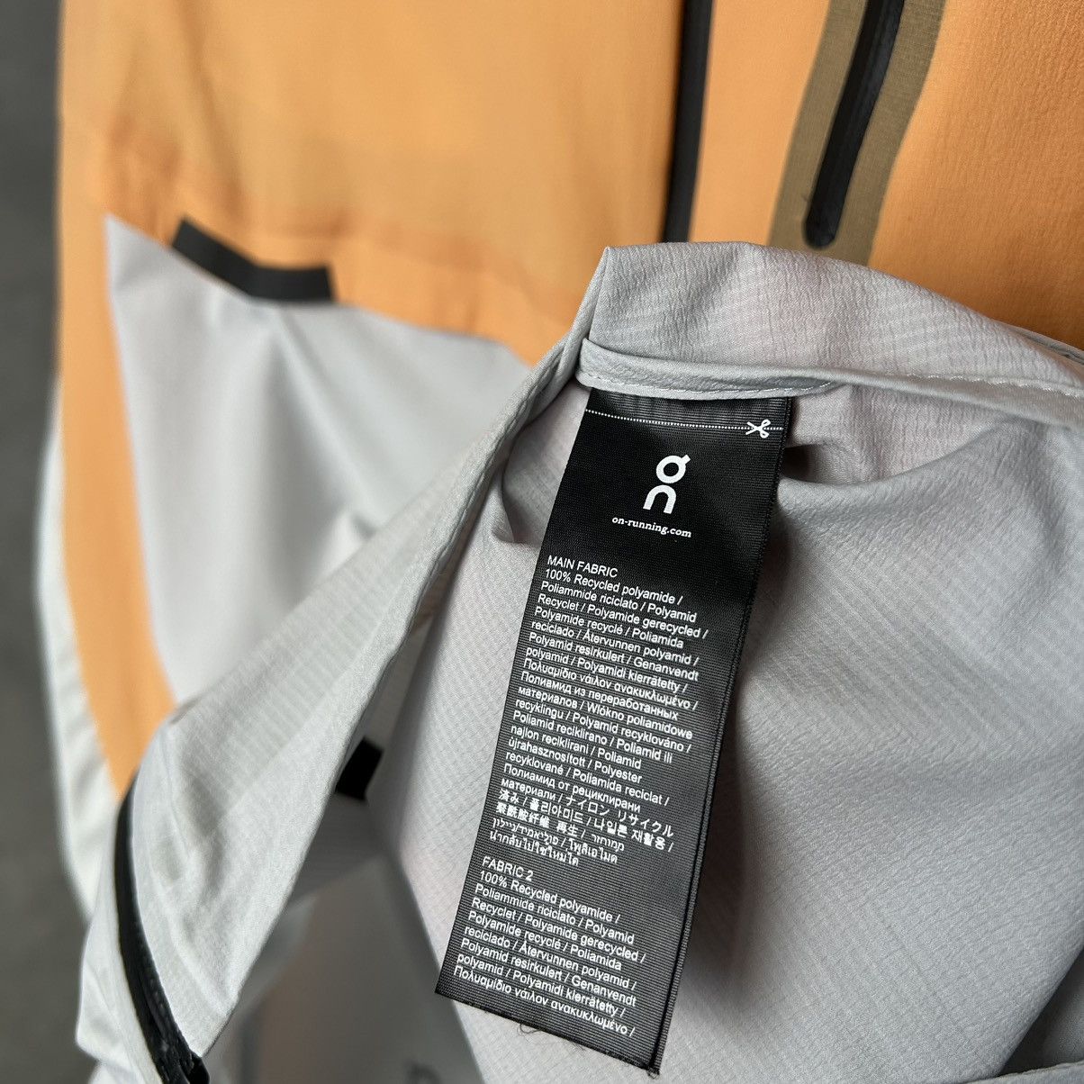 On On Running Weather Jacket Lightweight Windbreaker Size XS / US 0-2 / IT 36-38 - 11 Thumbnail