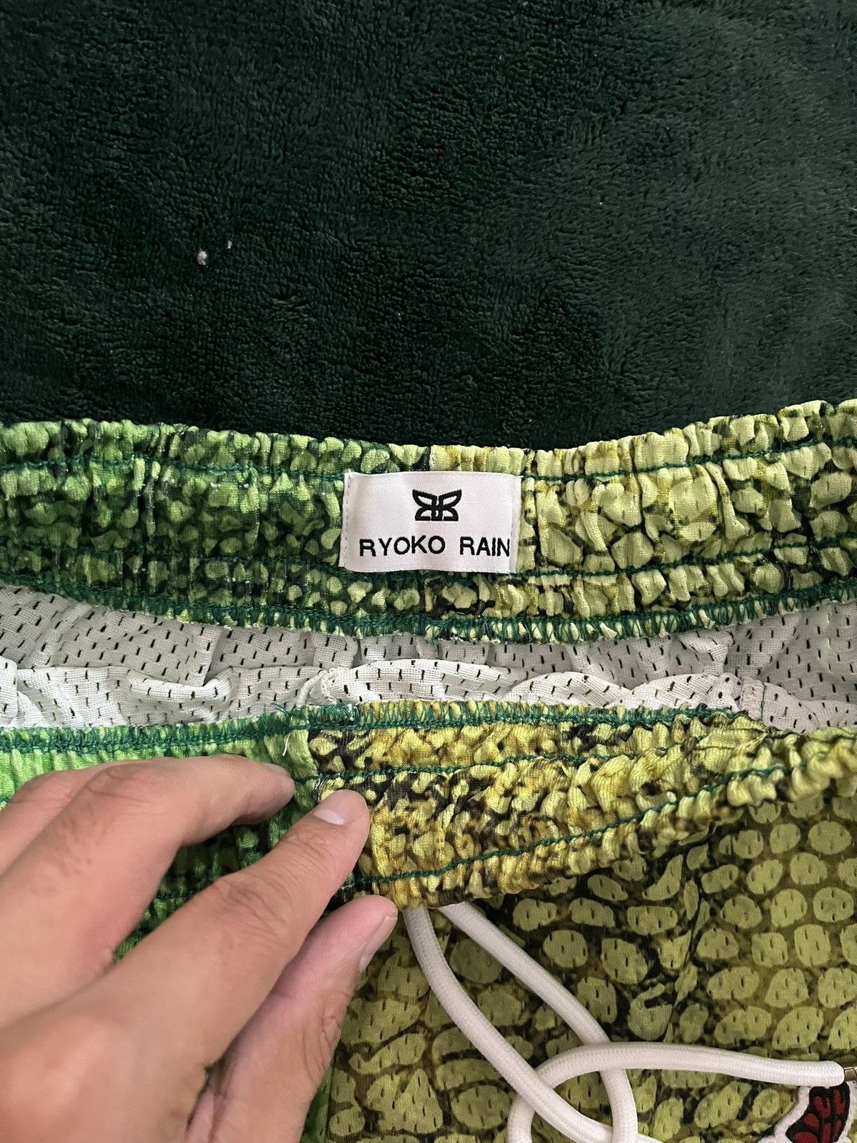 Ryoko Rain RyokoRain Grinch shorts size M Size US 32 / EU 48 - 2 Thumbnail