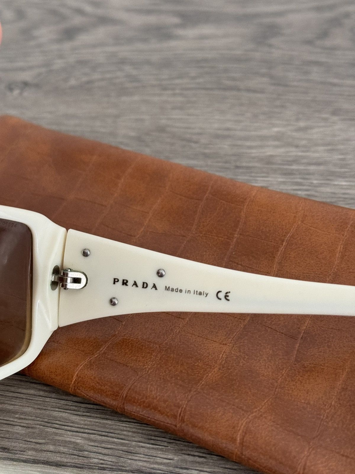 Prada Prada 2000s 16L Squared Sunglasses Cream White Size ONE SIZE - 4 Thumbnail