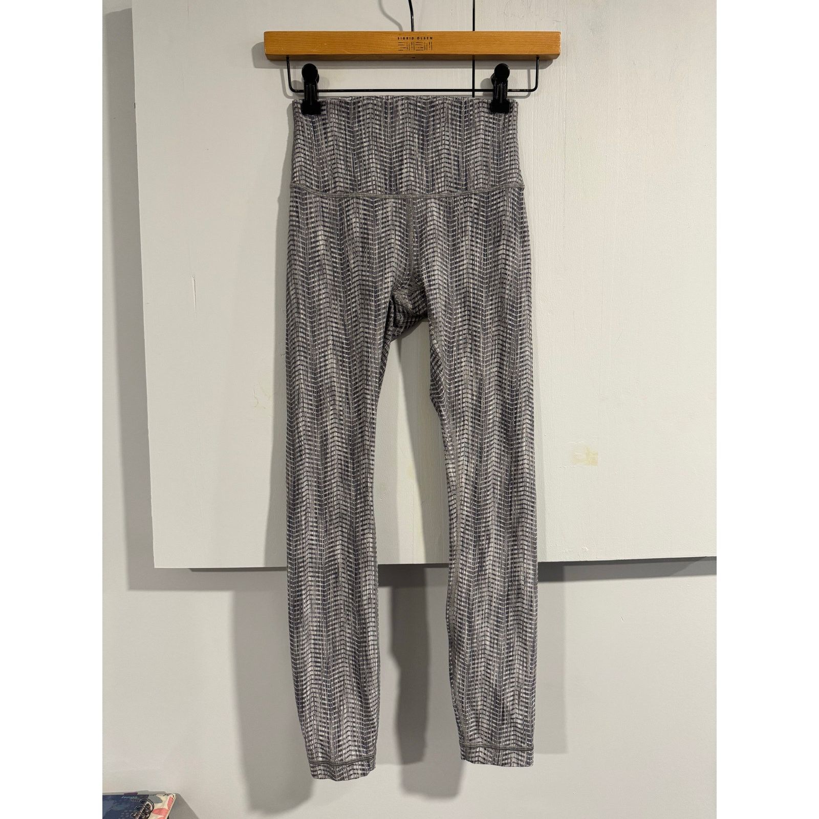 Lululemon Lululemon Wunder Under Luon Arrow Jacquard Women's Size 4 Size 27" / US 4 / IT 40 - 3 Thumbnail