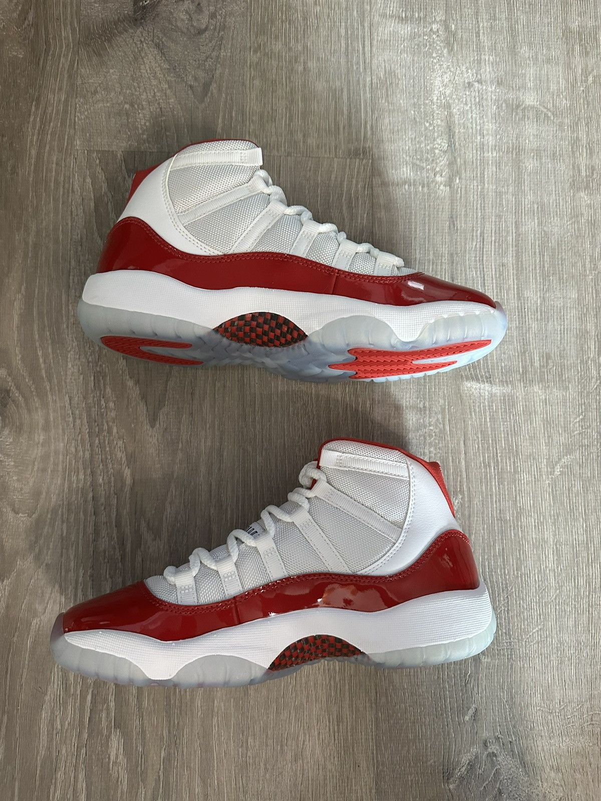 Jordan Brand Air Jordan Retro 11 (GS) Size US 6 / EU 39 - 3 Thumbnail
