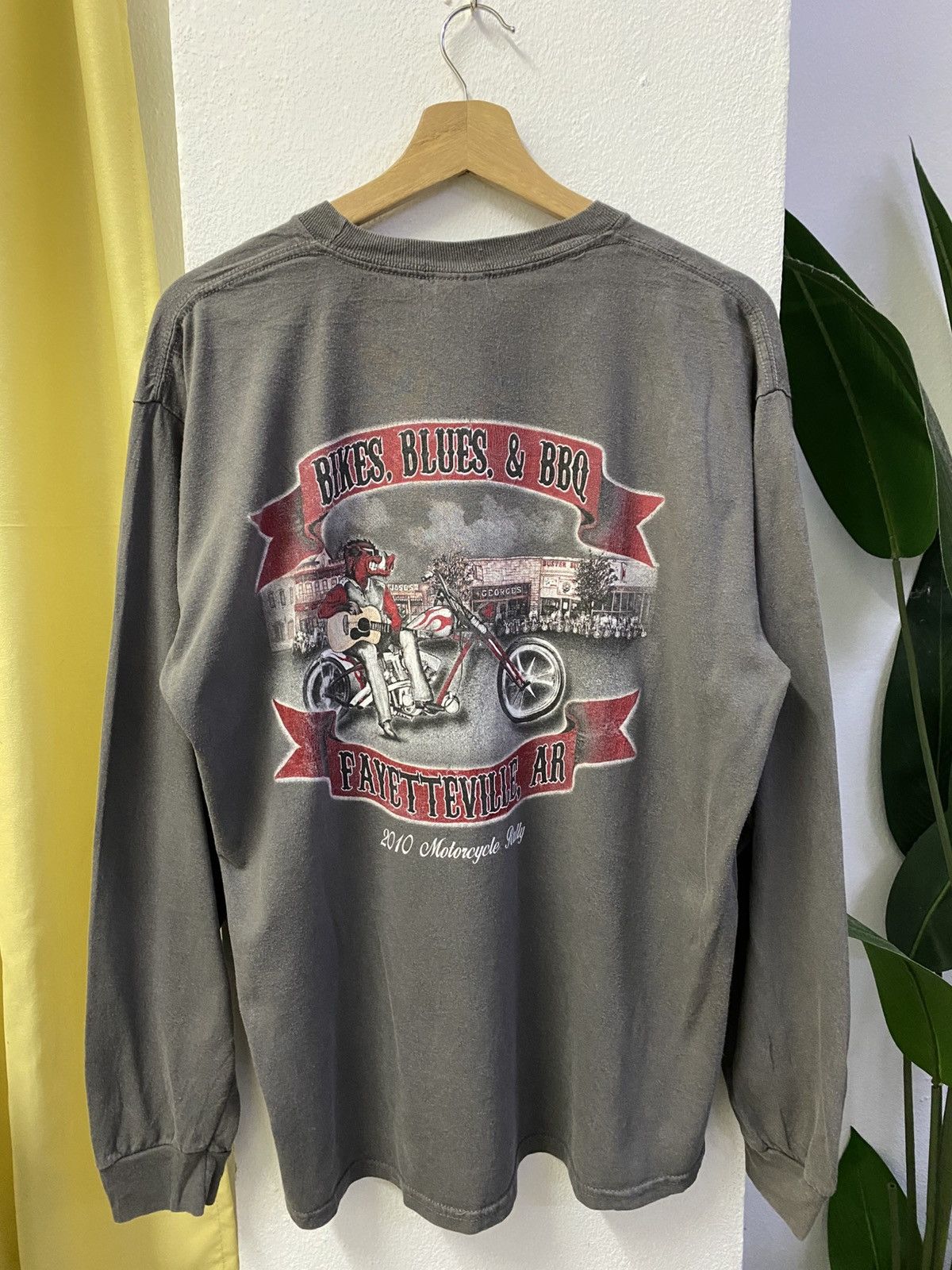 Vintage Rare Bikes Blues & BBQ Motorcycle Rally Tee Size US L / EU 52-54 / 3 - 1 Thumbnail