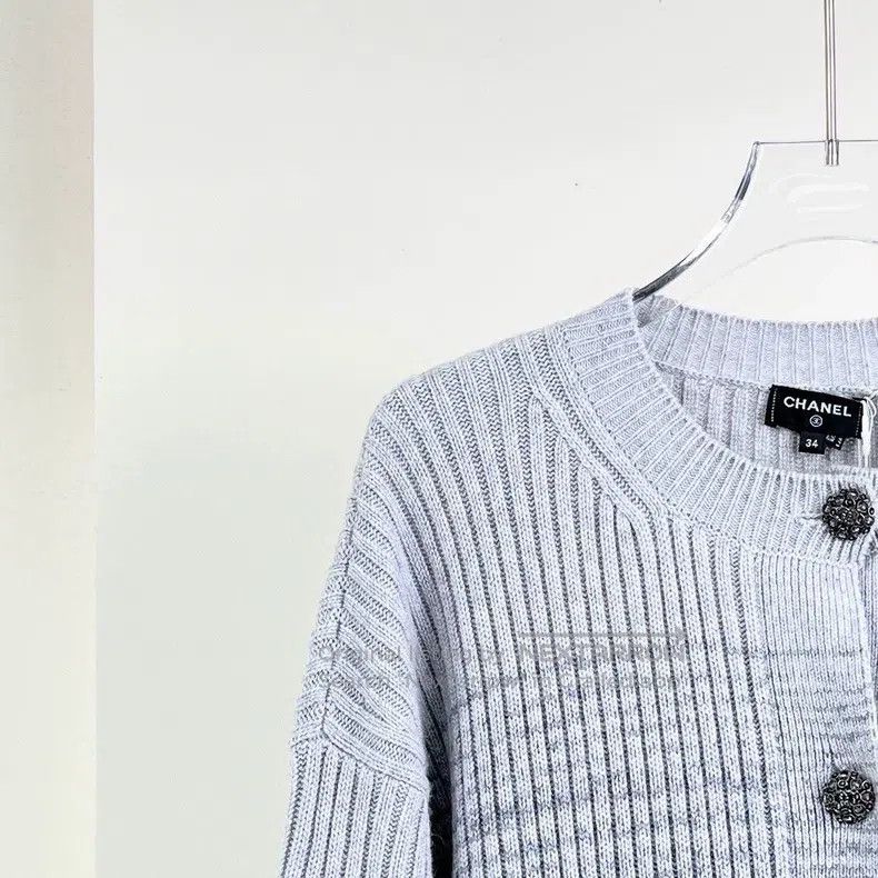 Chanel Chanel 22K black and gray gradient cashmere knitted cardig Size XXS / US 00 / IT 34 - 3 Thumbnail