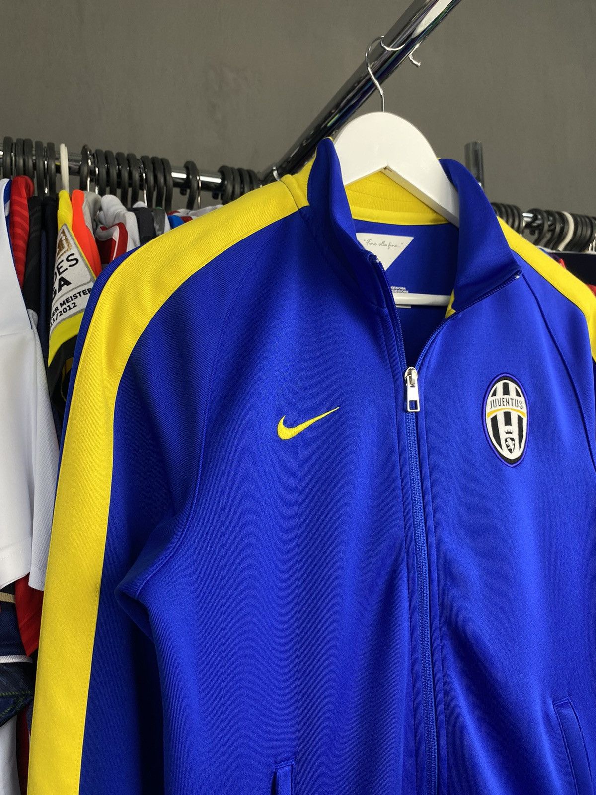 Nike 2014/15 NIKE JUVENTUS Track Soccer Jacket Size US S / EU 44-46 / 1 - 3 Thumbnail