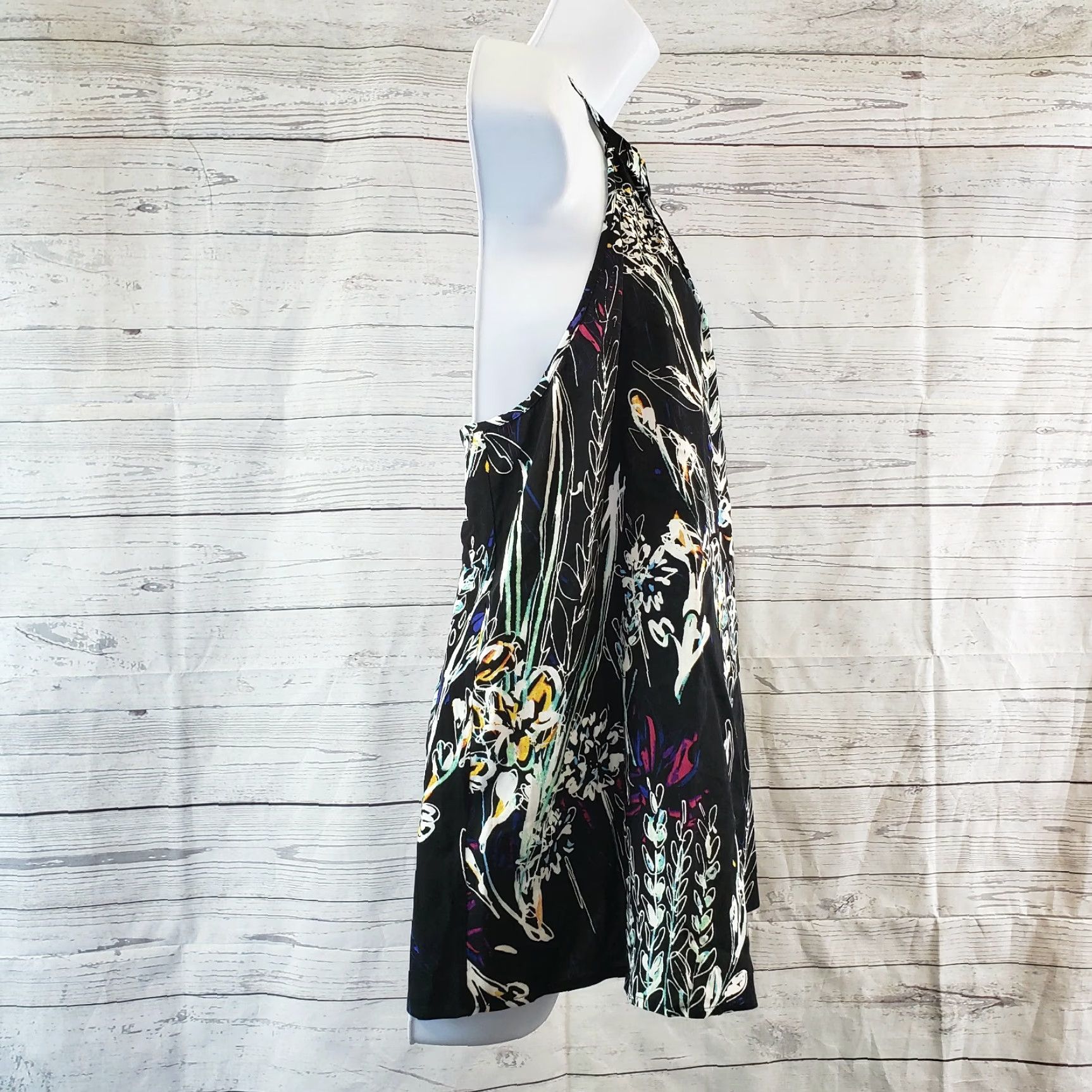 Warehouse VINTAGE Warehouse Womens Tank Top Sz 8 Black Floral Halter Neck Viscose{"name":"Warehouse"} Size M / US 6-8 / IT 42-44 - 2 Thumbnail