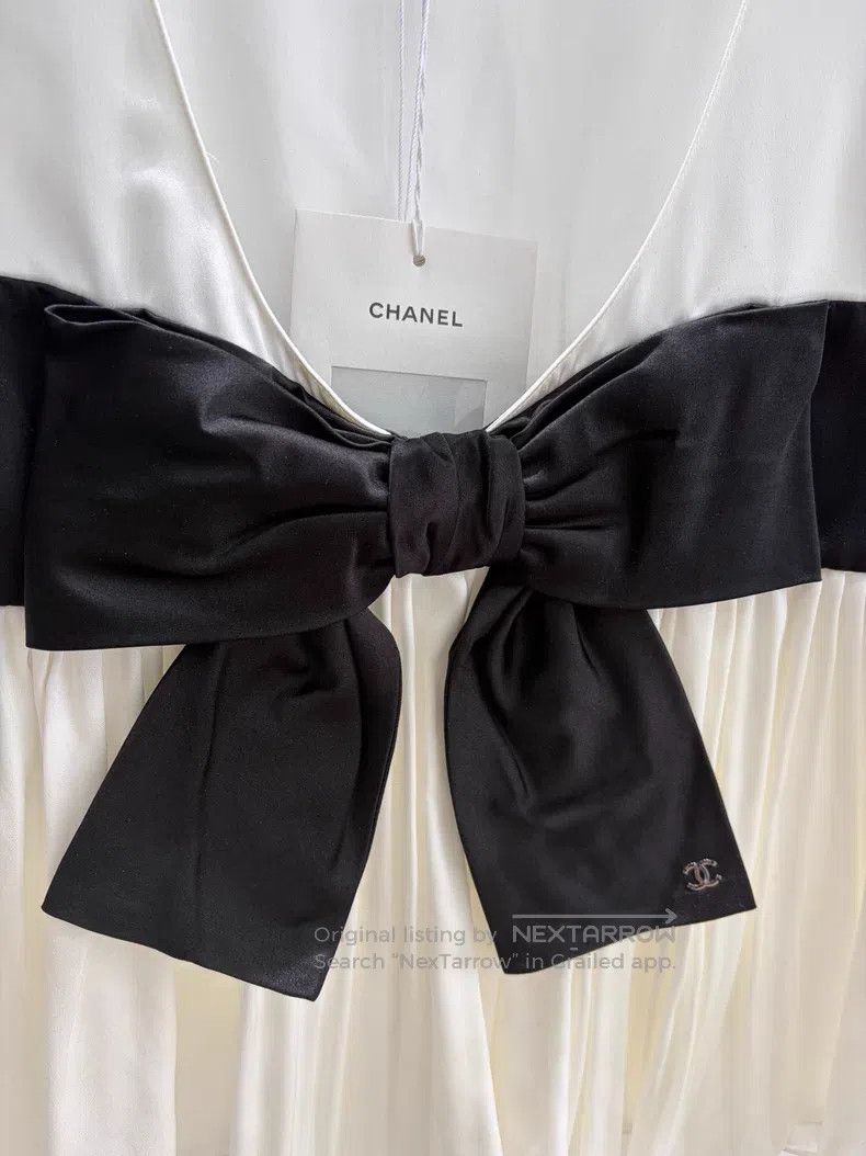 Chanel Chanel White bow vest Size XS / US 0-2 / IT 36-38 - 3 Thumbnail