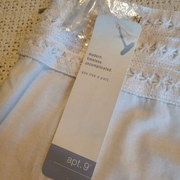 Apt. 9 Apt. 9 Lined White Lace Throughout & Bottom Side Zippered Sz Size 32" / US 10 / IT 46 - 7 Thumbnail