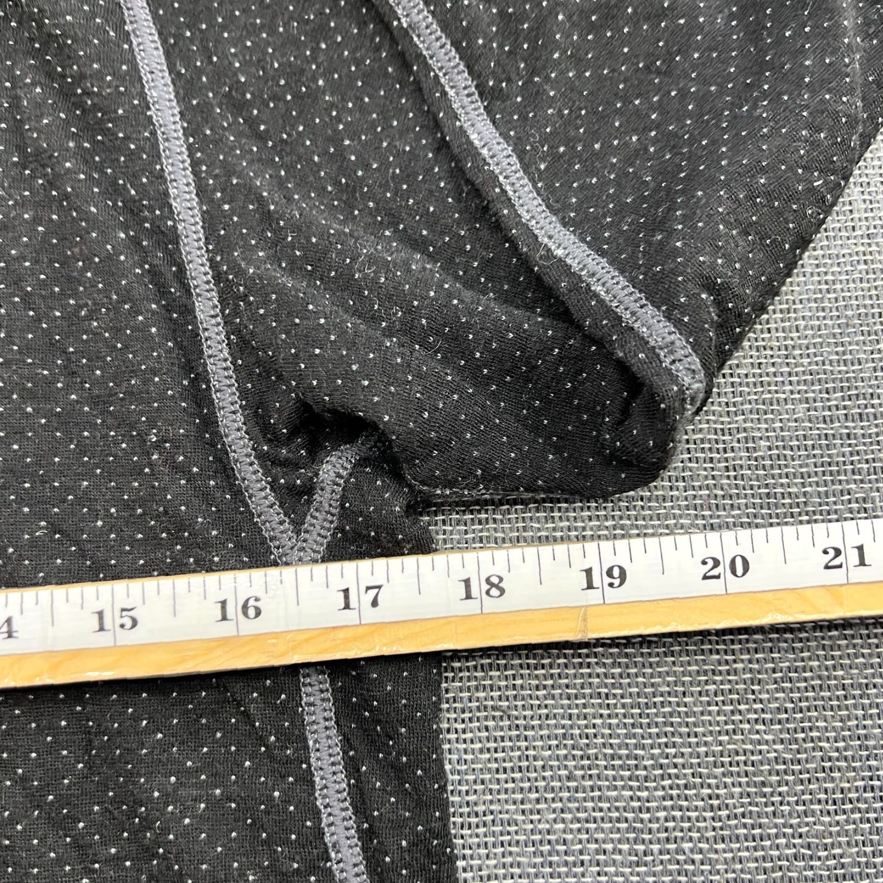 Vintage Devold Base Layer Shirt Mens XL Black Merino Wool Outdoor Hiking Thermo Cool Shirt Size US XL / EU 56 / 4 - 8 Thumbnail