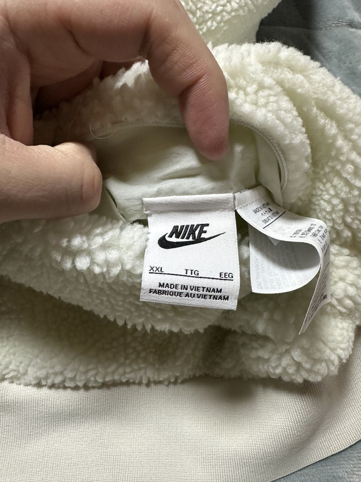 Nike Nike Big Swoosh Reversible Boa Jacket XXL Sea Glass/Sail Size US XXL / EU 58 / 5 - 21 Thumbnail