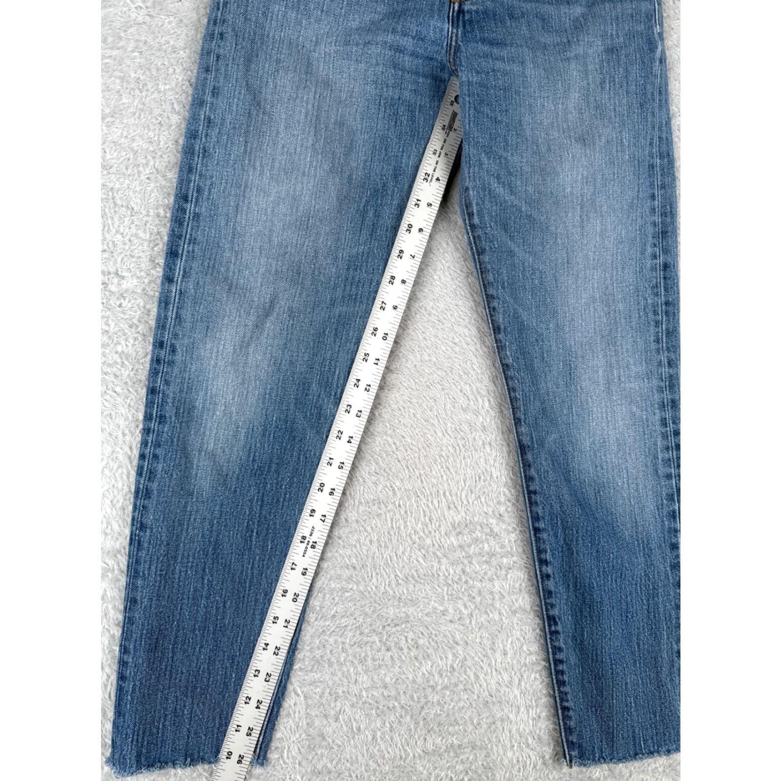 Levi's Levi's Women's Tapered Jeans 29 White Denim Casual Slimming Stretch Medium Wash 2010s Fall Spring Summer Size 29" - 7 Thumbnail