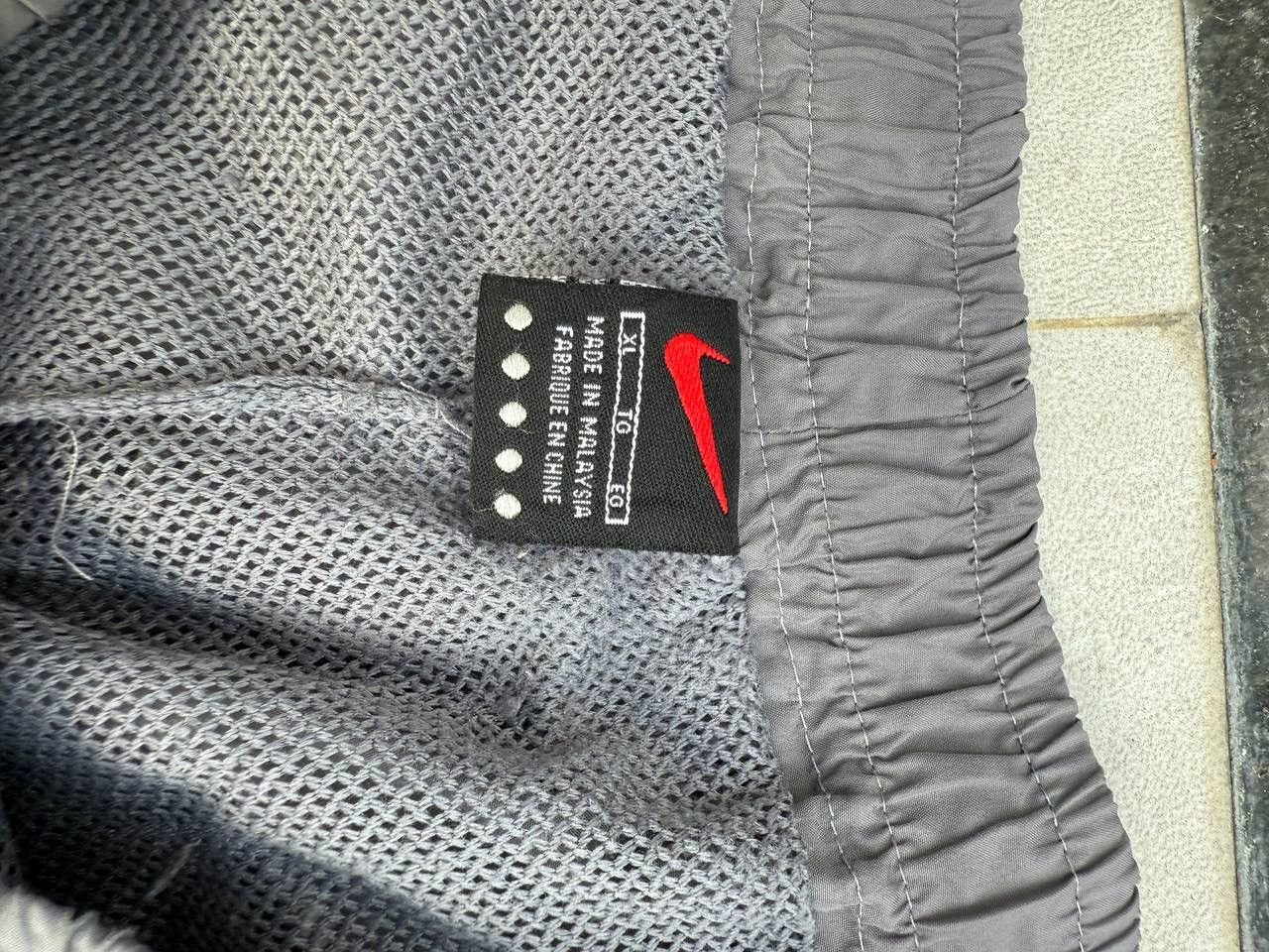 Nike 90s Nike Swoosh Vintage Y2K Gorpcore Parachute Retro Pants Size US 32 / EU 48 - 8 Thumbnail