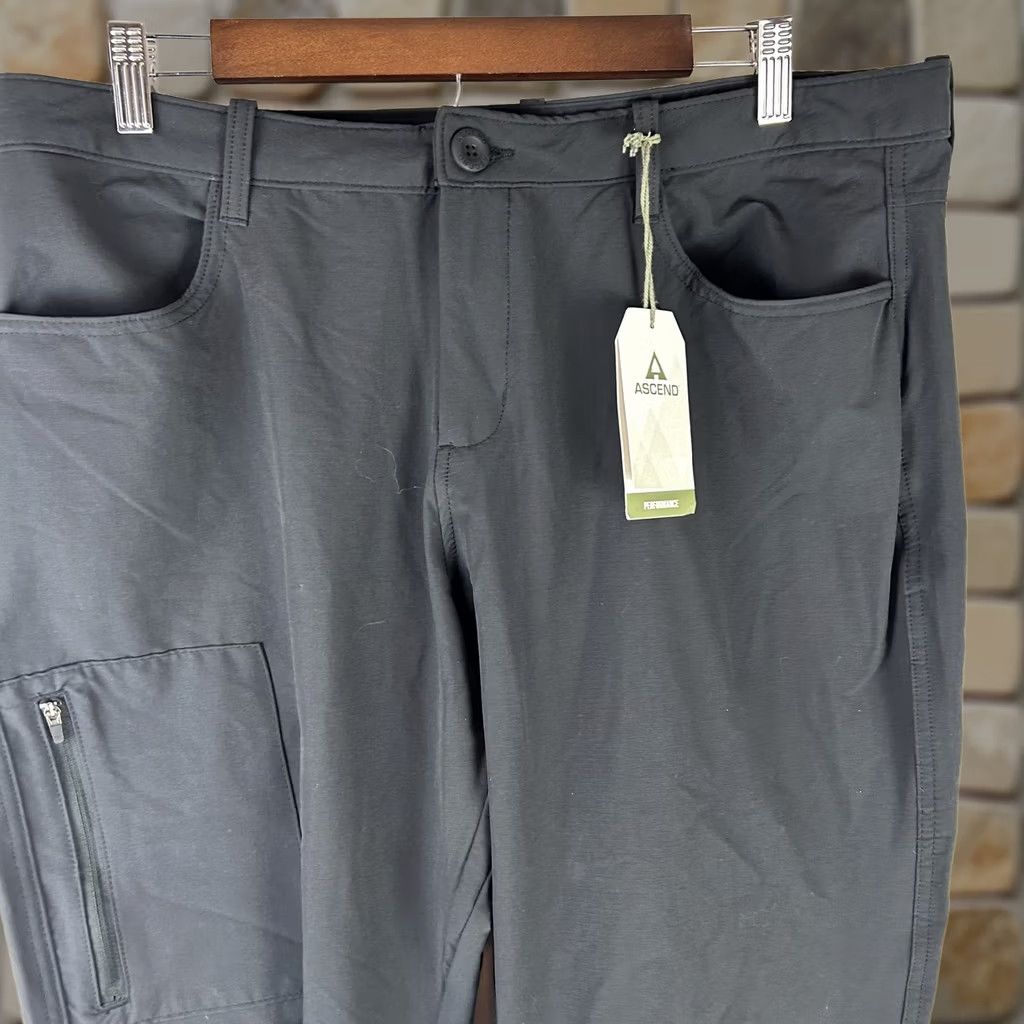 ASCENO Ascend Womens Explorer Cargo Pants Black 16 Lightweight Stretch Outdoor Hiking Casual Travel Regular Straight Pockets Front Zip Button Convertible Leg Size 38" / US 16 / IT 52 - 1 Thumbnail
