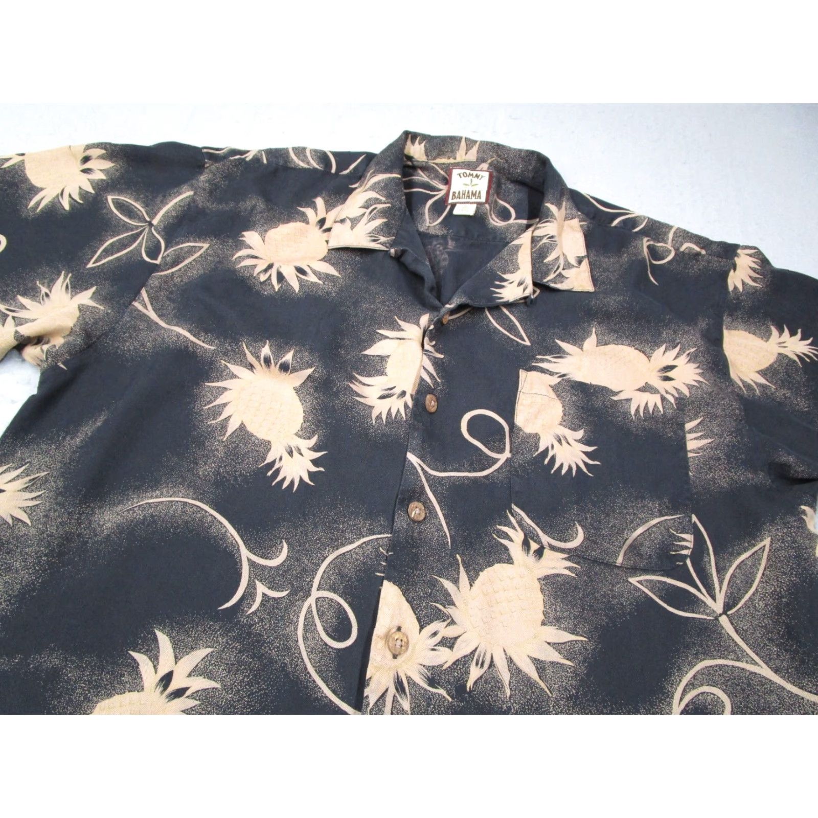 Tommy Bahama VINTAGE Tommy Bahama Shirt Mens XL Black Silk Button-Up Loop Collar Pineapples Size US XL / EU 56 / 4 - 2 Thumbnail