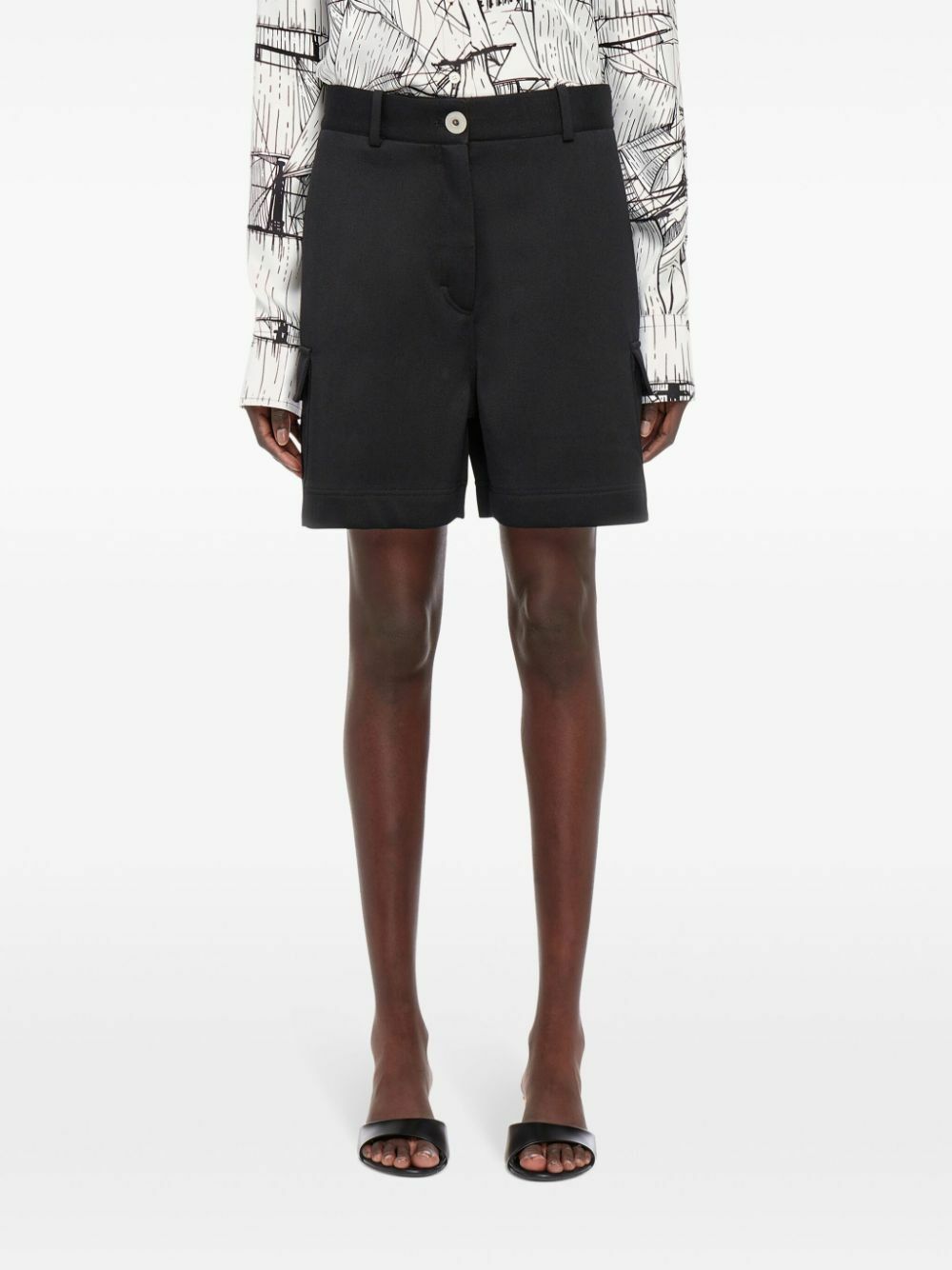 Salvatore Ferragamo o1s1rm0126 Utility Wool Cargo Short in Black Size 28" / US 6 / IT 42 - 3 Thumbnail
