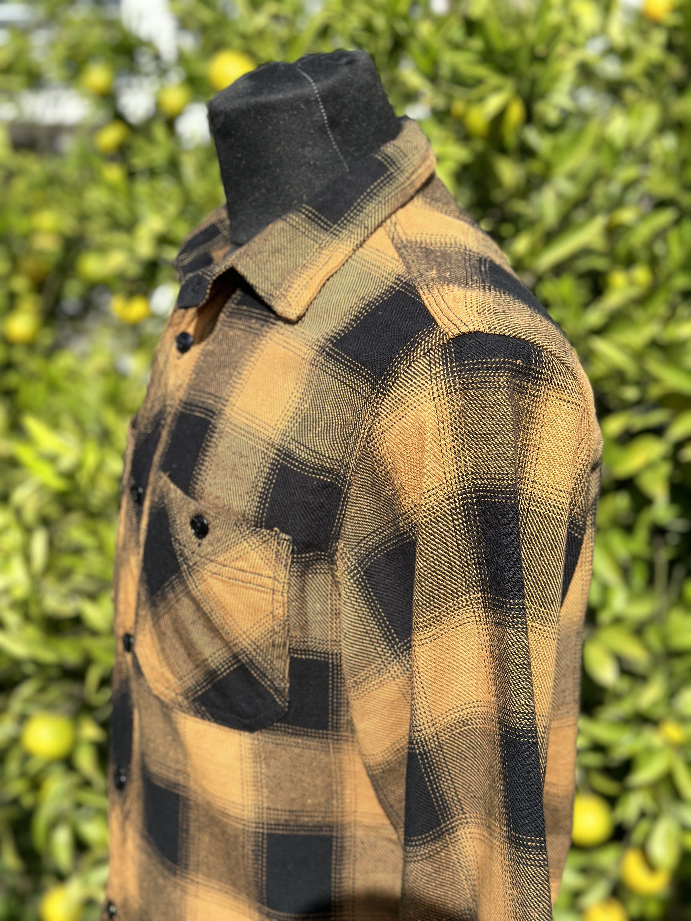Rogue Territory Rare Rogue Territory Western Gold Heavy Plaid Button Size M Size US M / EU 48-50 / 2 - 4 Thumbnail