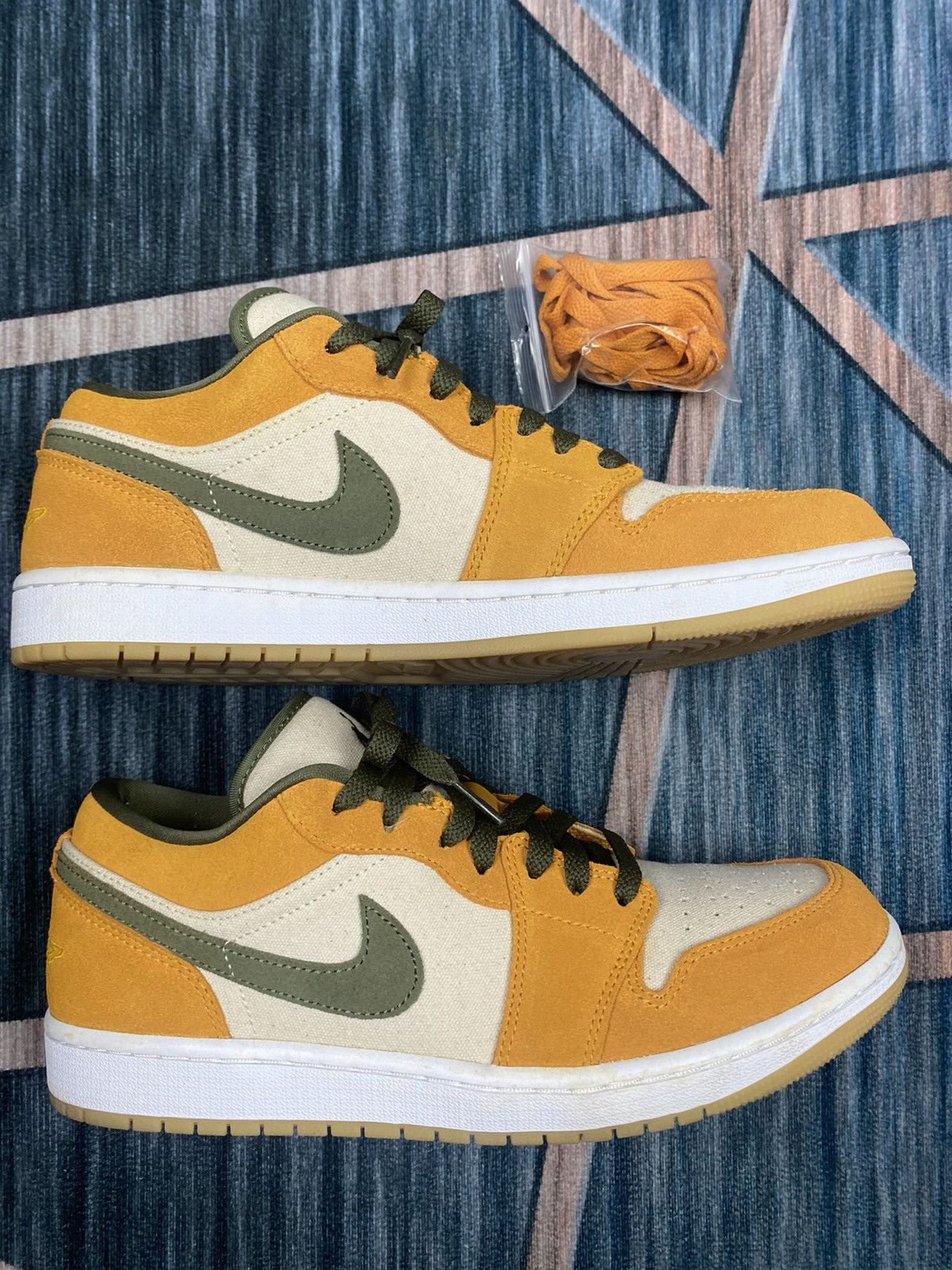 Jordan Brand × Nike AIR JORDAN 1 LOW SE Size US 8.5 / EU 41-42 - 6 Thumbnail