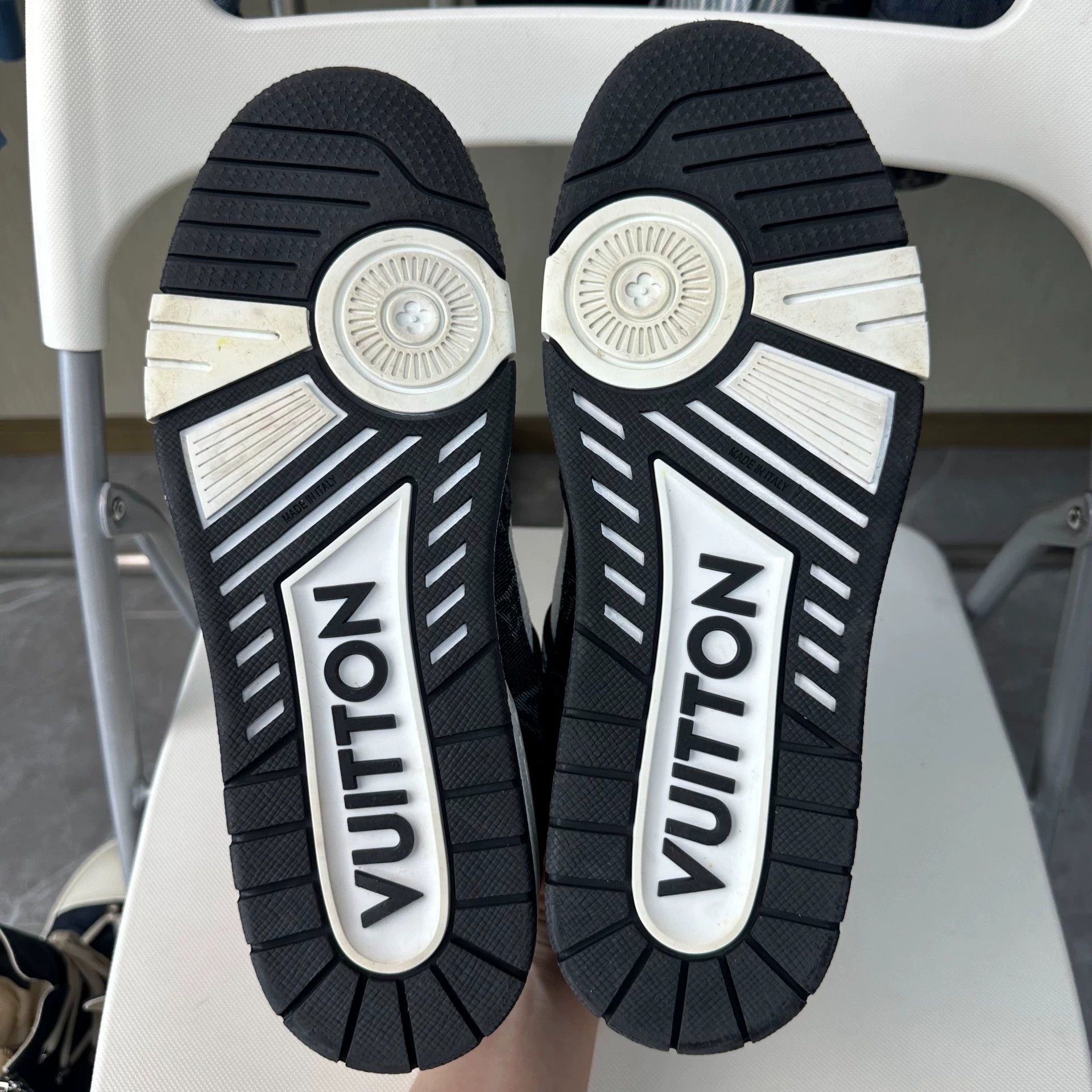 Louis Vuitton LV Trainer Panda Embossed Low-Top Unisex Sneaker White/Black Size US 9.5 / EU 42-43 - 5 Thumbnail