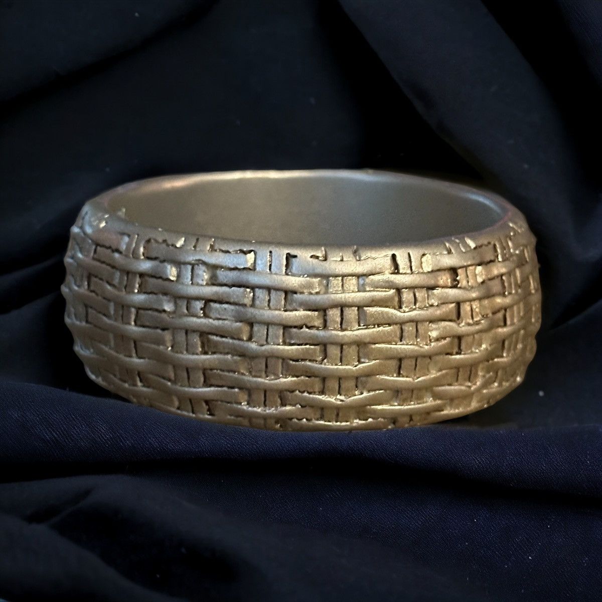 Other Resin basketweave chunky silver bangle bracelet Size ONE SIZE - 1 Thumbnail