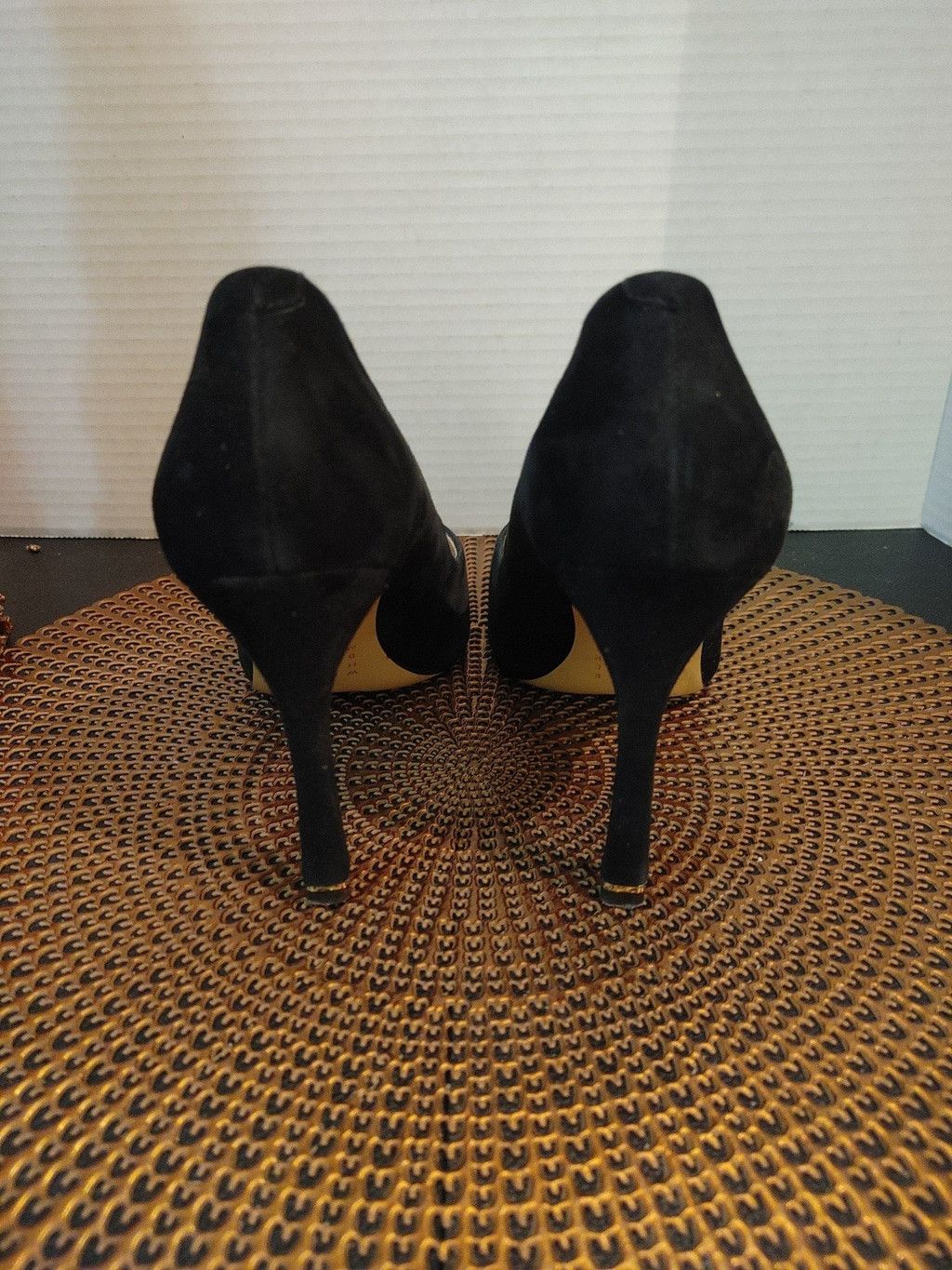 White House Black Market White House Black Market Hope Suede Heels Size 8.5M Size US 8.5 / IT 38.5 - 5 Thumbnail