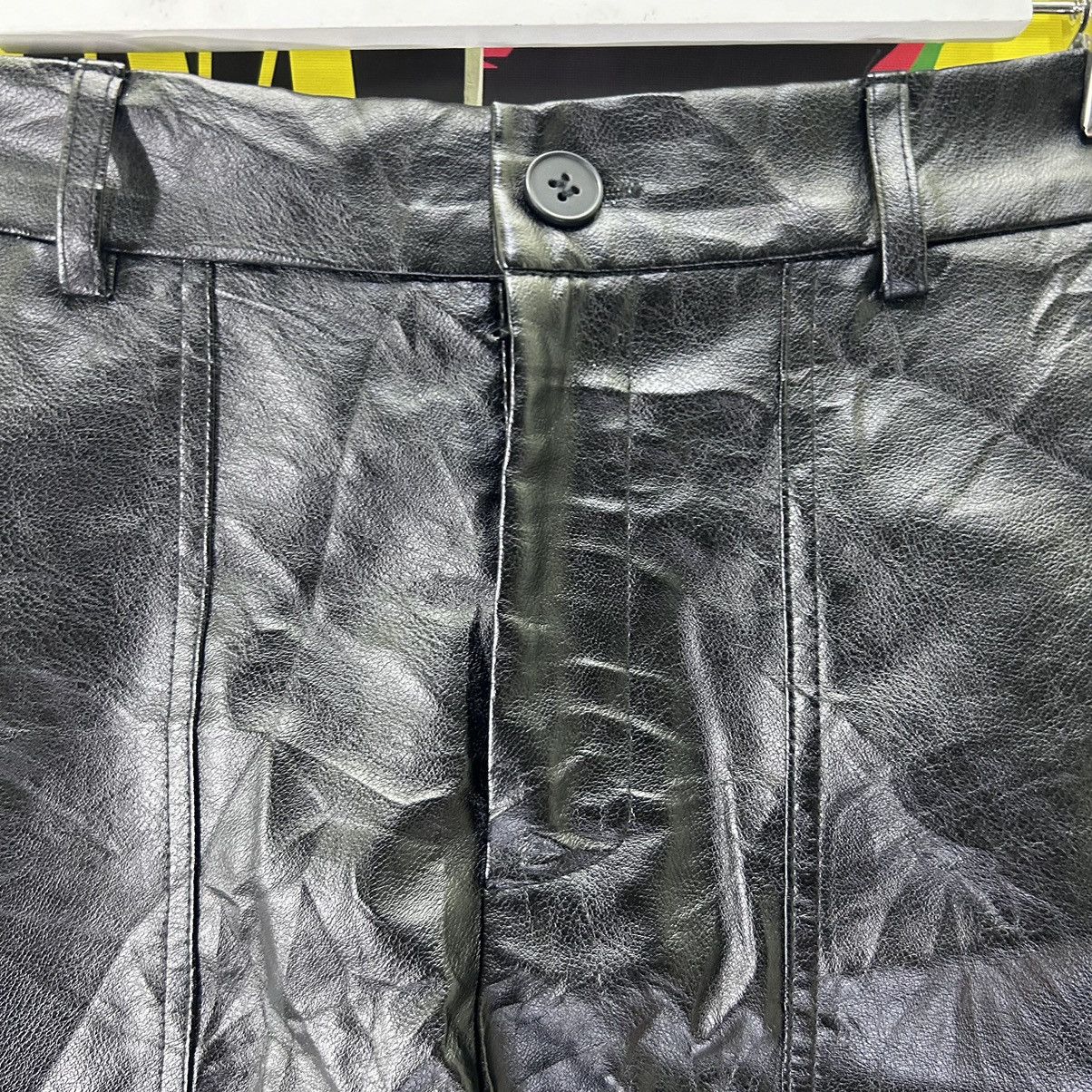 Japanese Brand Vintage Dazy Syntetic Leather Short Size 28" / US 6 / IT 42 - 2 Thumbnail