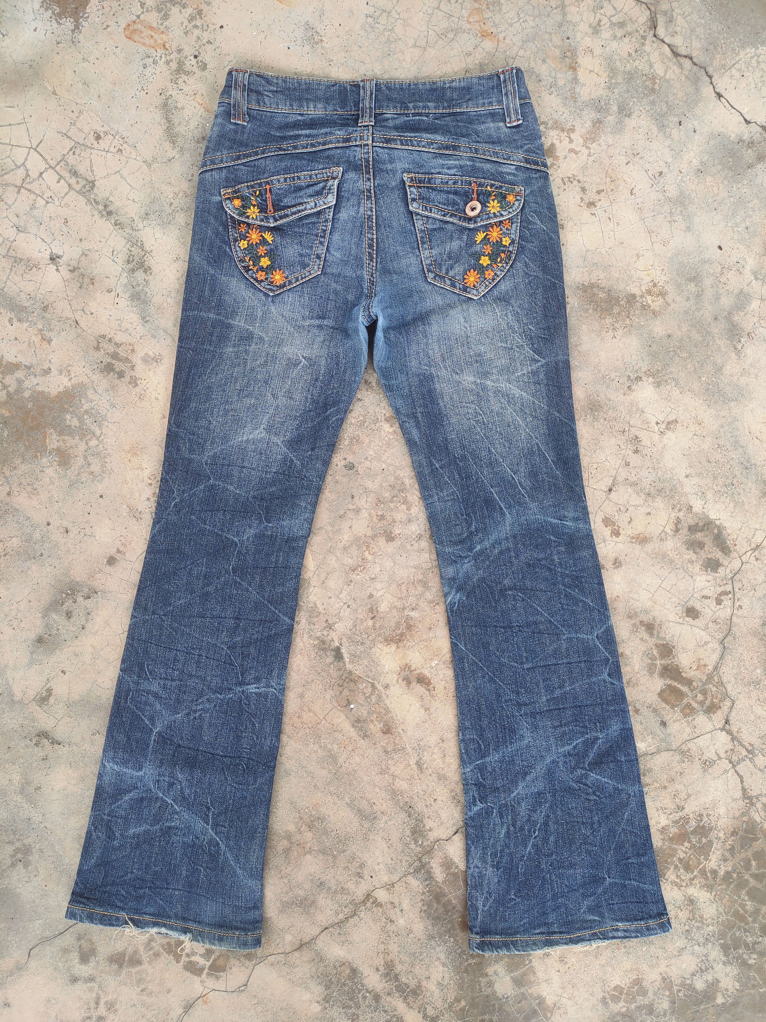 Japanese Brand FLARE FLOWER JAPANESE 70090 FADED DENIM JEANS PANTS Size US 29 - 1 Thumbnail