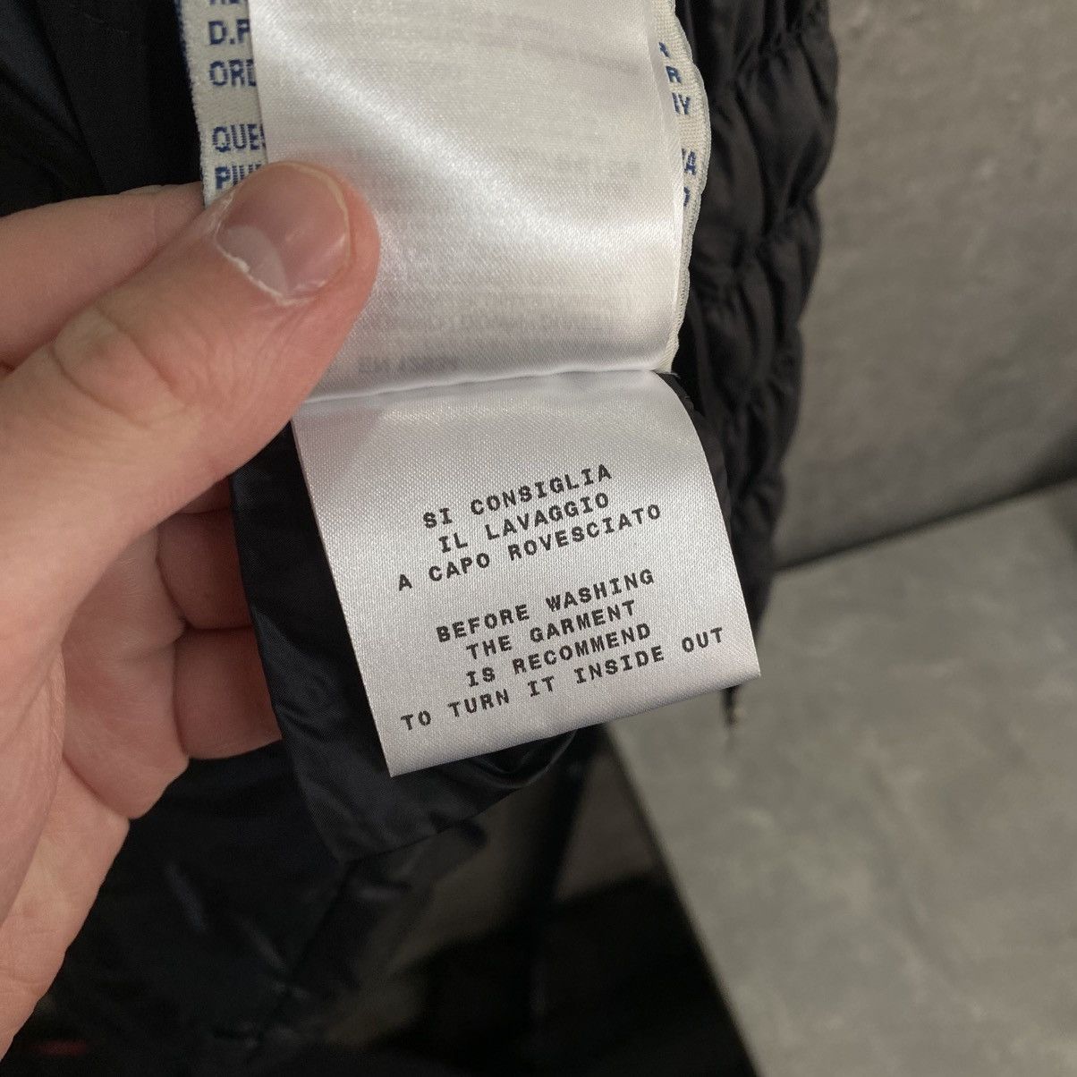 Moncler Moncler Women’s Puffer Vest Size XS / US 0-2 / IT 36-38 - 14 Thumbnail