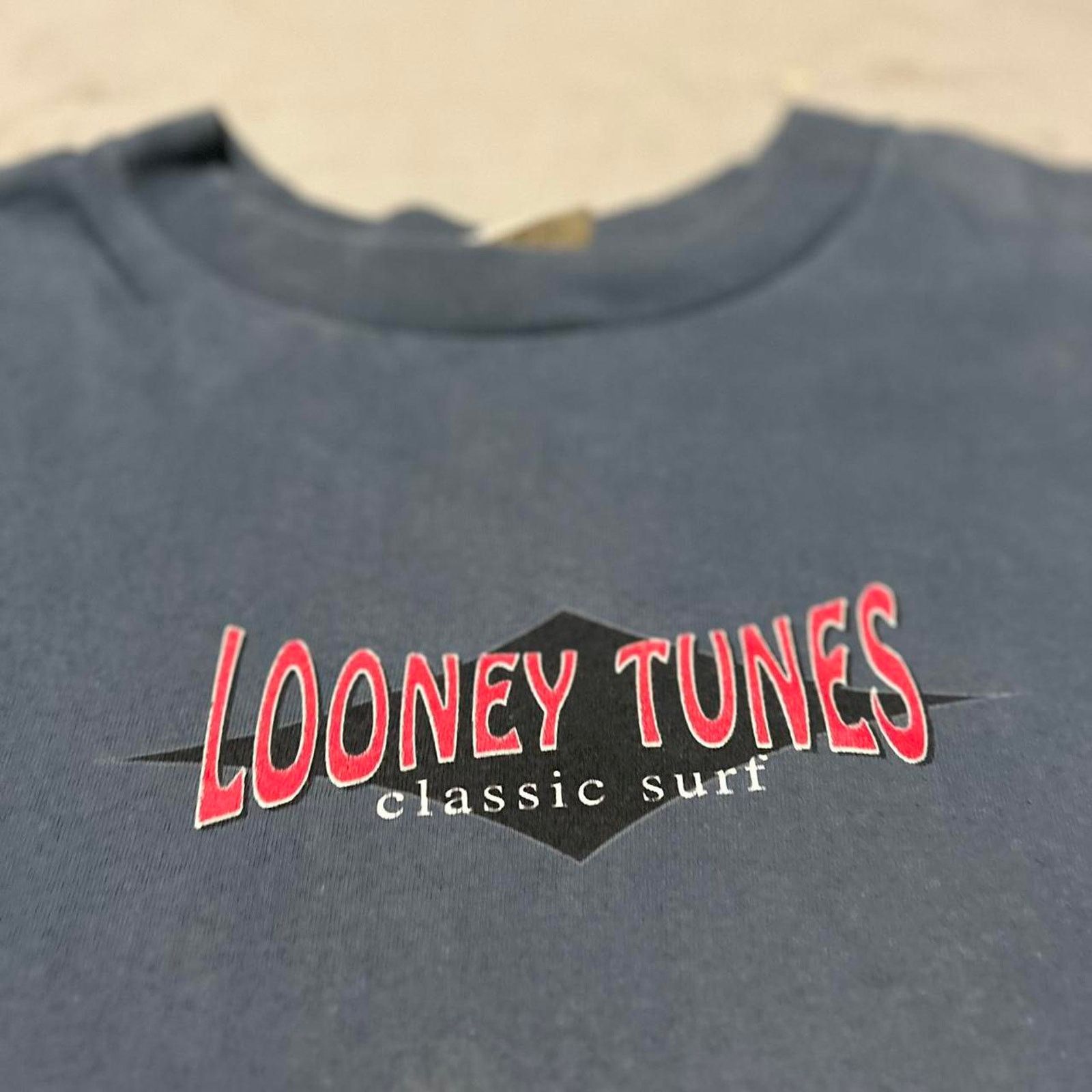Other Looney Tunes Thrashed Classic Surf Tasmanian Devil T-Shirt Size US L / EU 52-54 / 3 - 4 Thumbnail