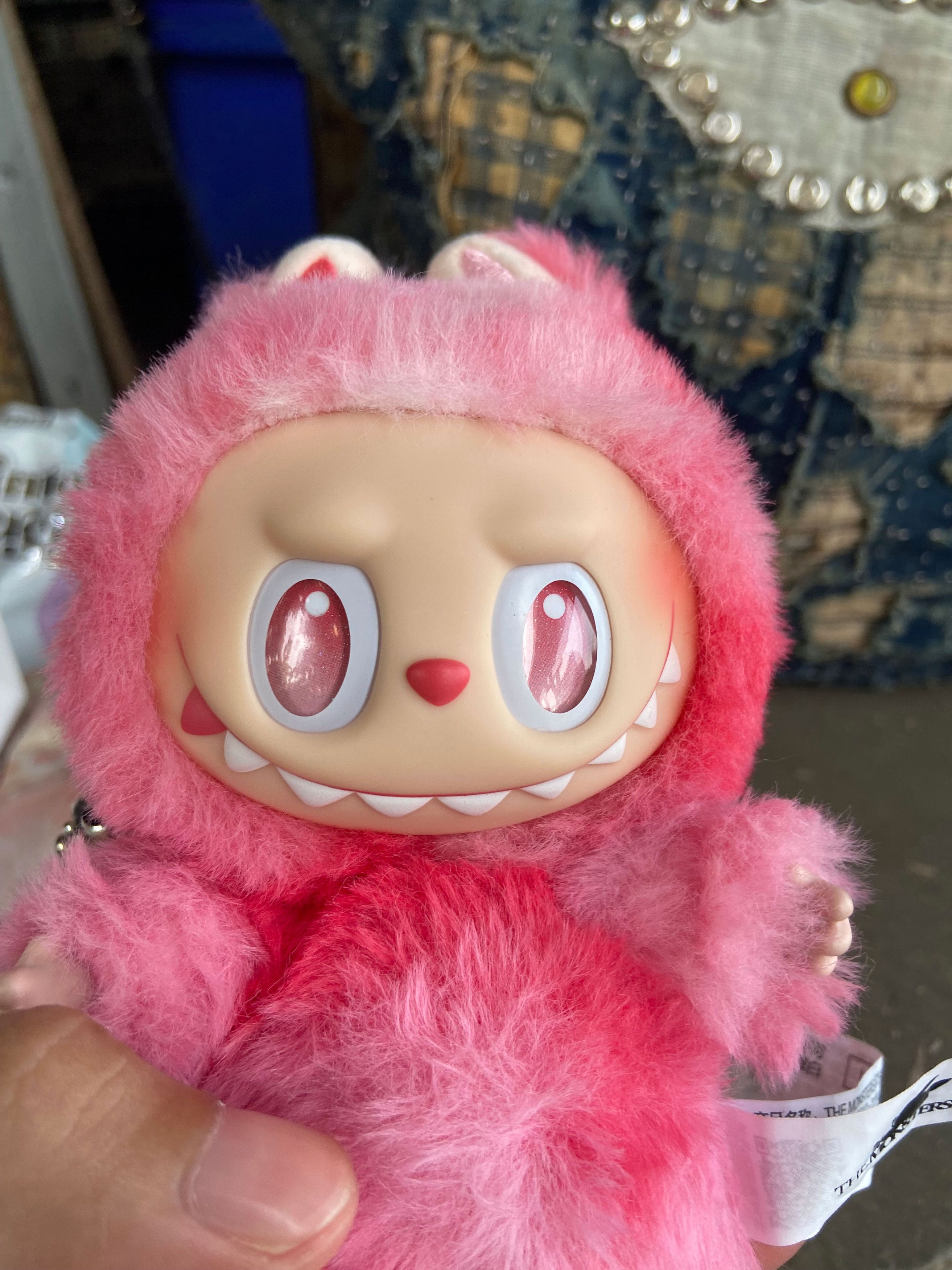 Medicom Toy THE MONSTERS LABUBU V3 - Big into Energy Size ONE SIZE - 6 Thumbnail