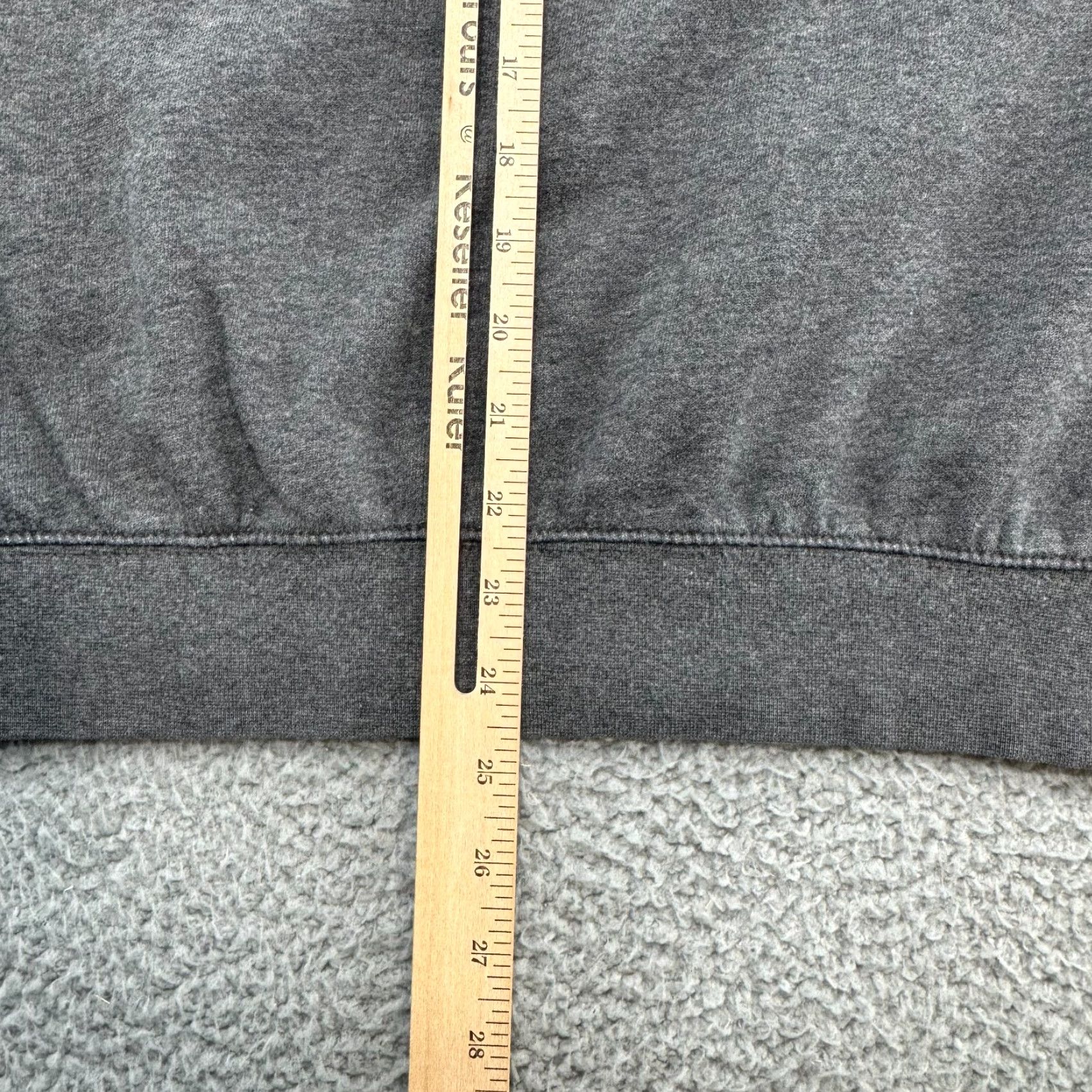 Nike VINTAGE Nike Men's Long Sleeve Raglan Crew Neck Mini Swoosh Sweatshirt Gray M Size Size US M / EU 48-50 / 2 - 7 Thumbnail