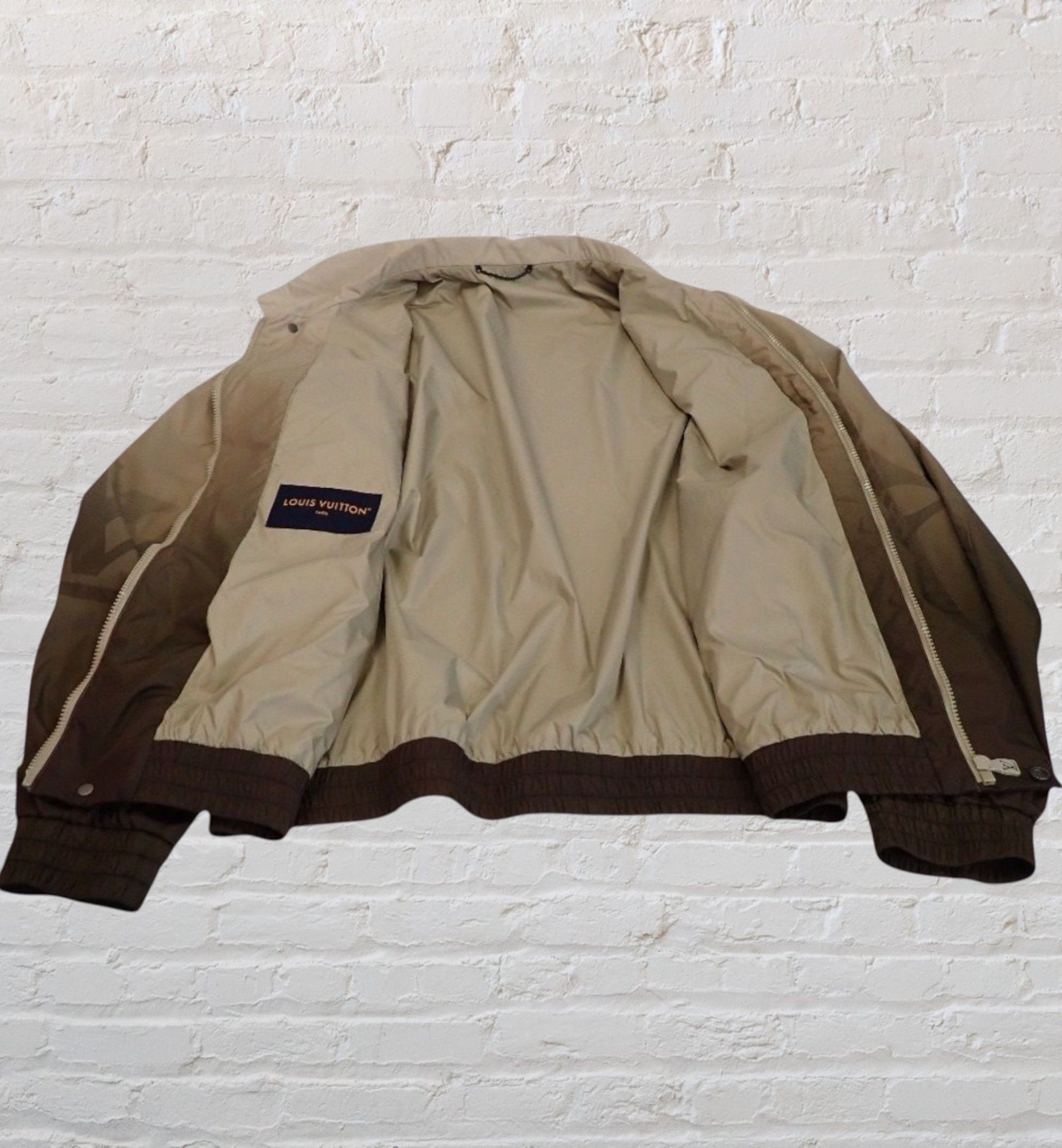 Louis Vuitton Louis Vuitton LV Monogram Gradient Print Light Jacket Size US S / EU 44-46 / 1 - 4 Thumbnail