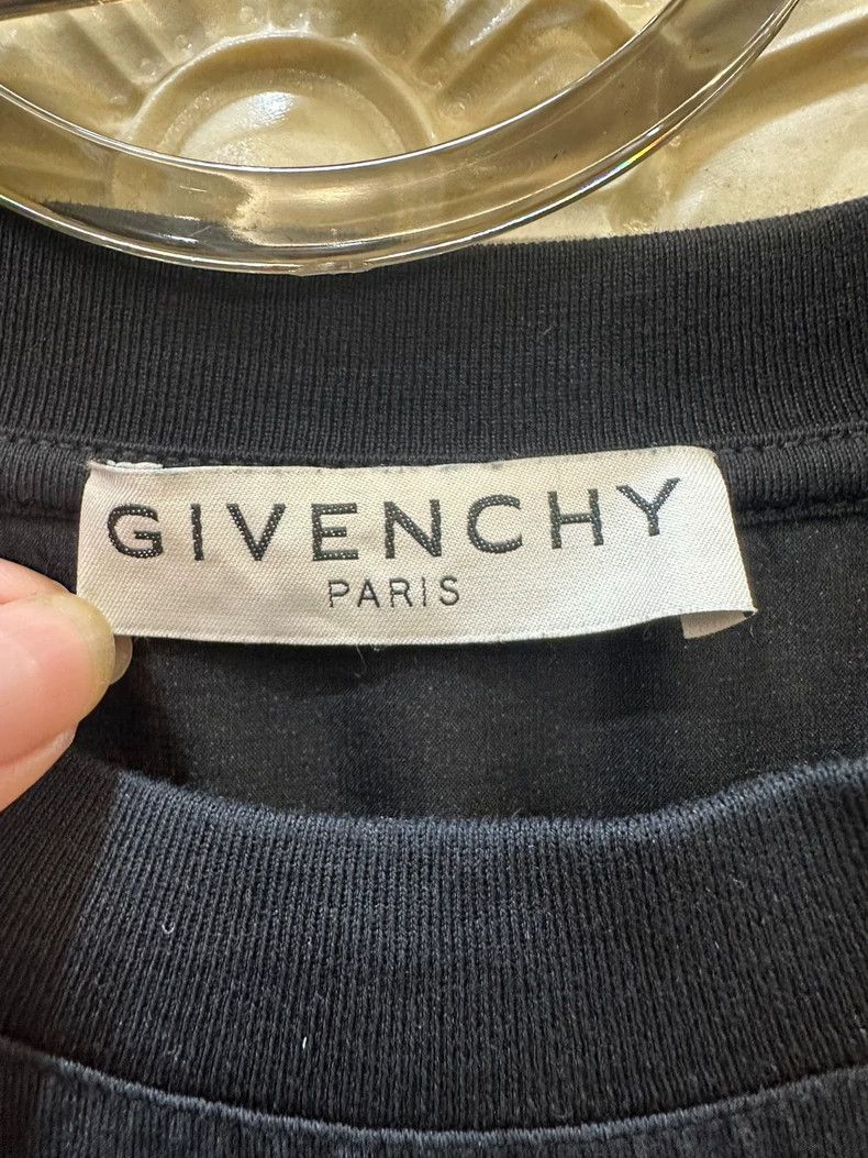 Givenchy Givenchy Black letter distressed short-sleeve, size M Size US M / EU 48-50 / 2 - 3 Thumbnail