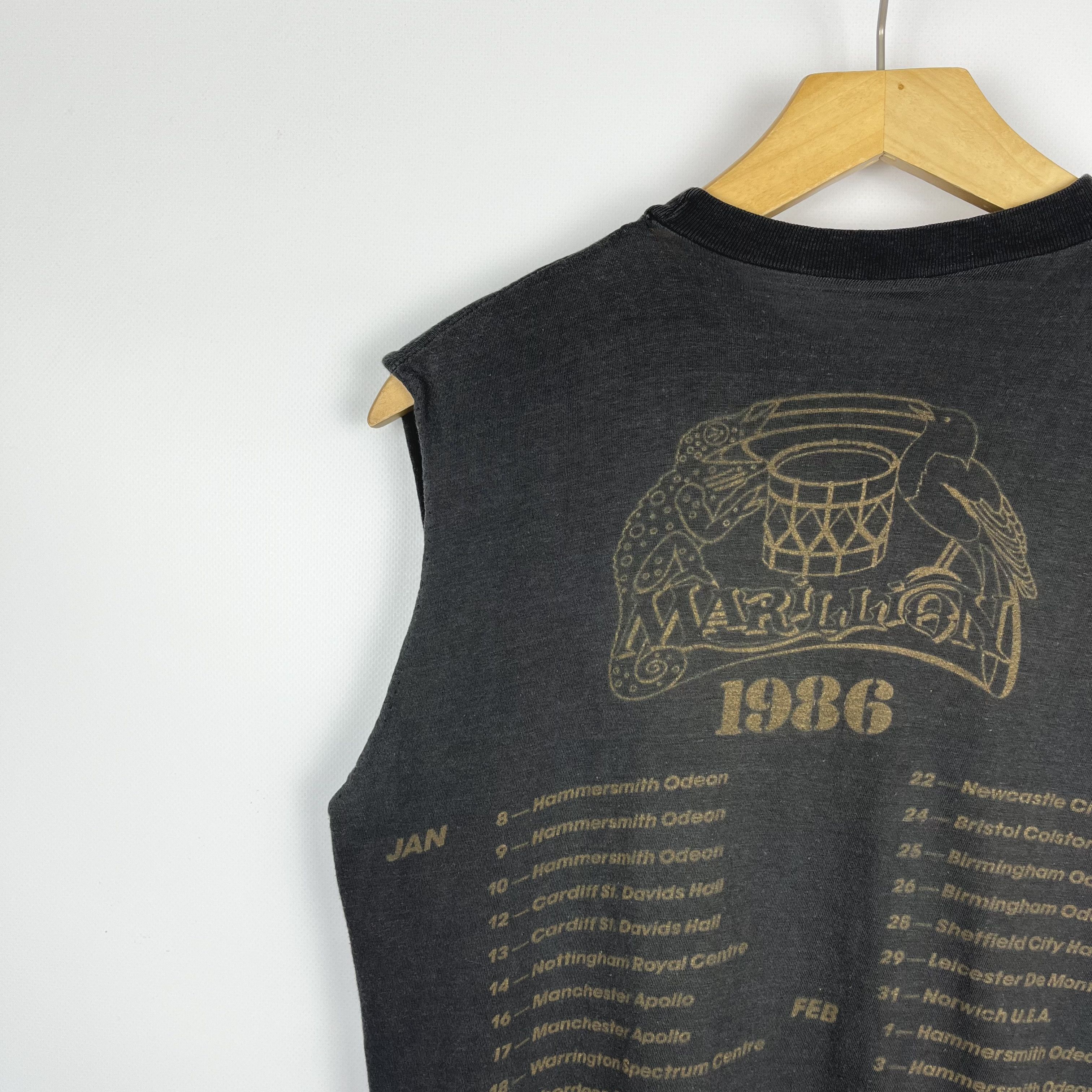 Band Tees Vintage Marillion Tour Rock Band Cropped T Shirt 1986 Size US M / EU 48-50 / 2 - 18 Thumbnail