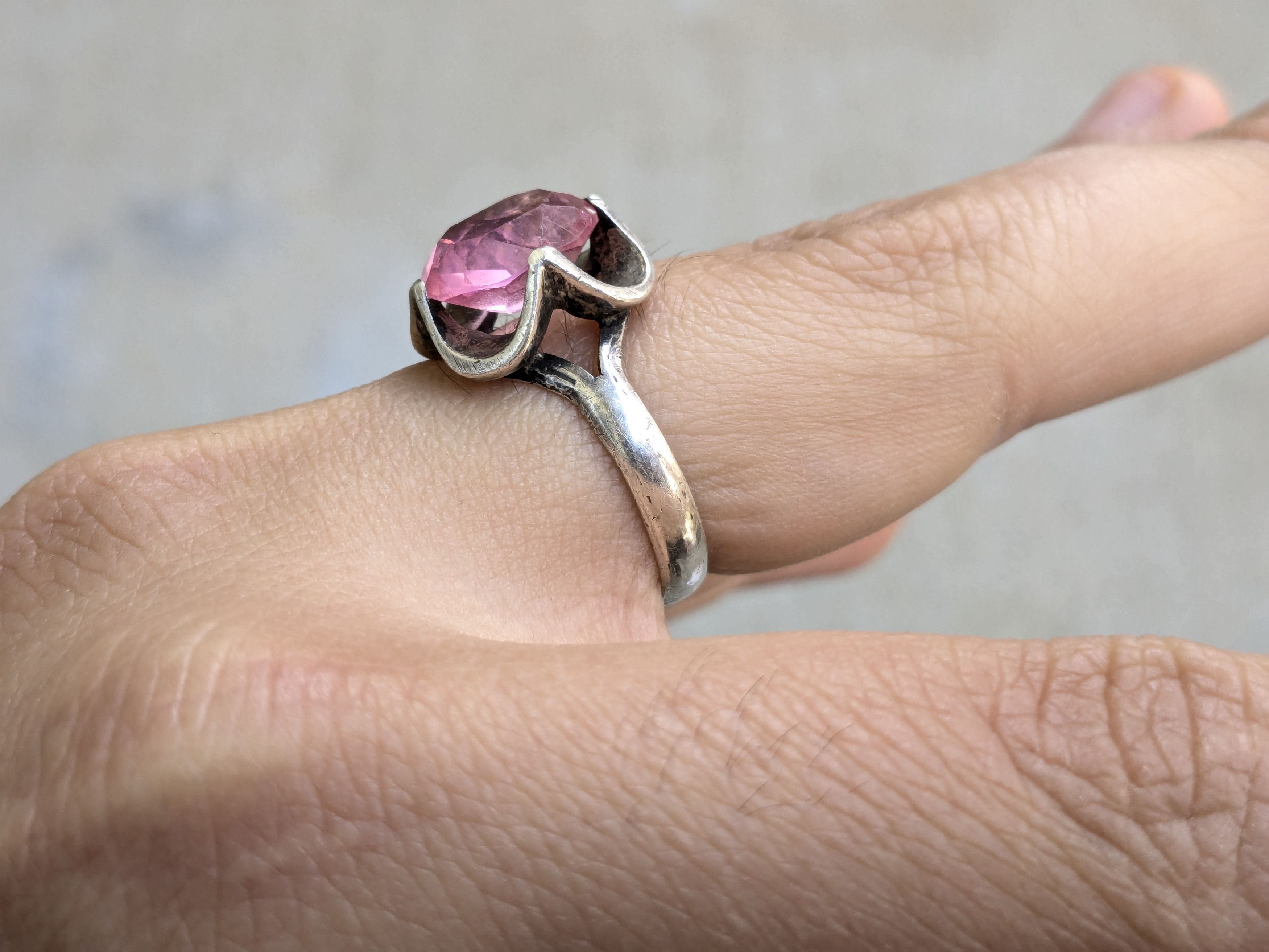 Jewelry Vintage Sterling Silver Ring Pink Glass 8.5 Belcher Mexico Size ONE SIZE - 12 Thumbnail