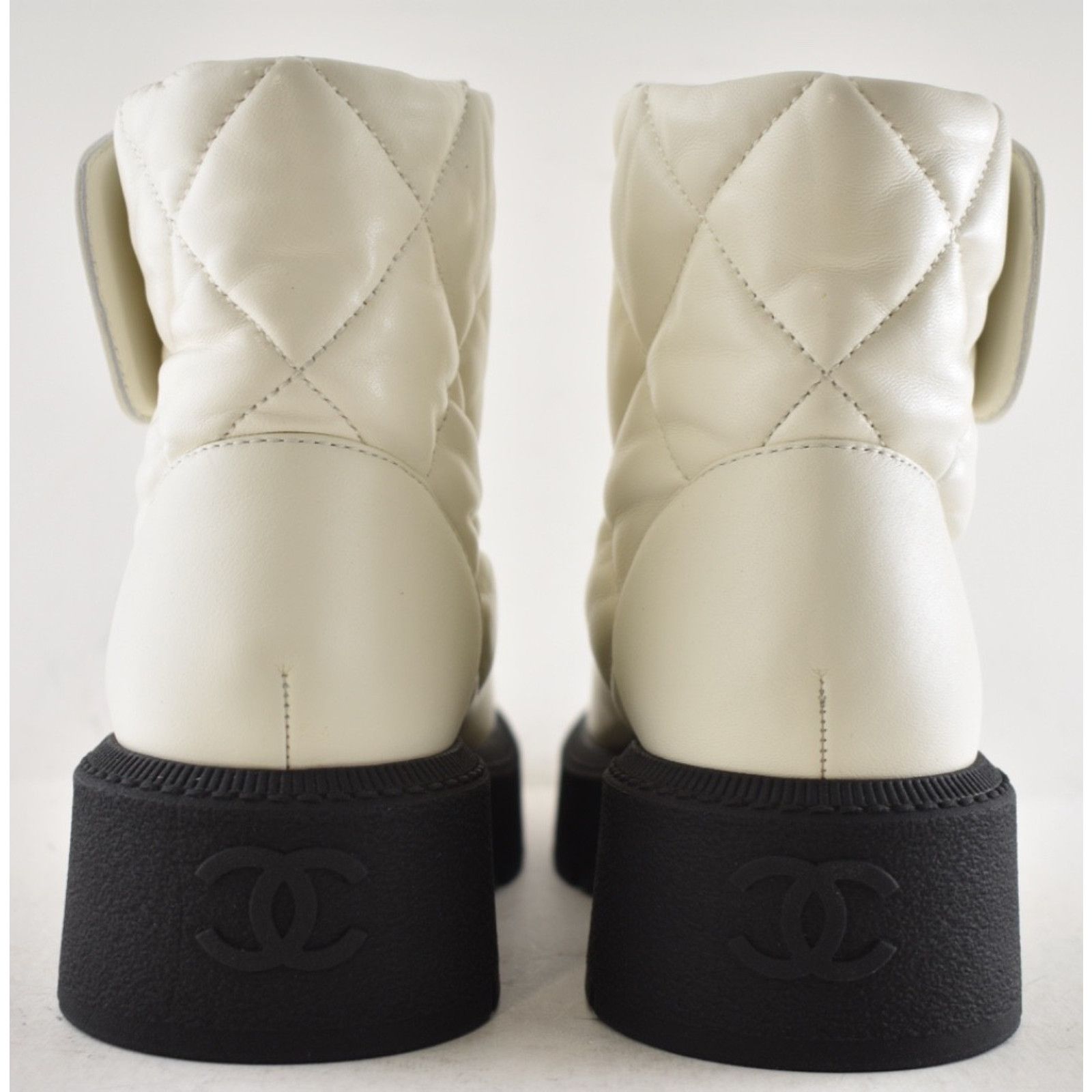 Chanel Chanel 24B White Quilt Gold CC Chain Combat Boots 37c Size US 6 / IT 36 - 21 Thumbnail