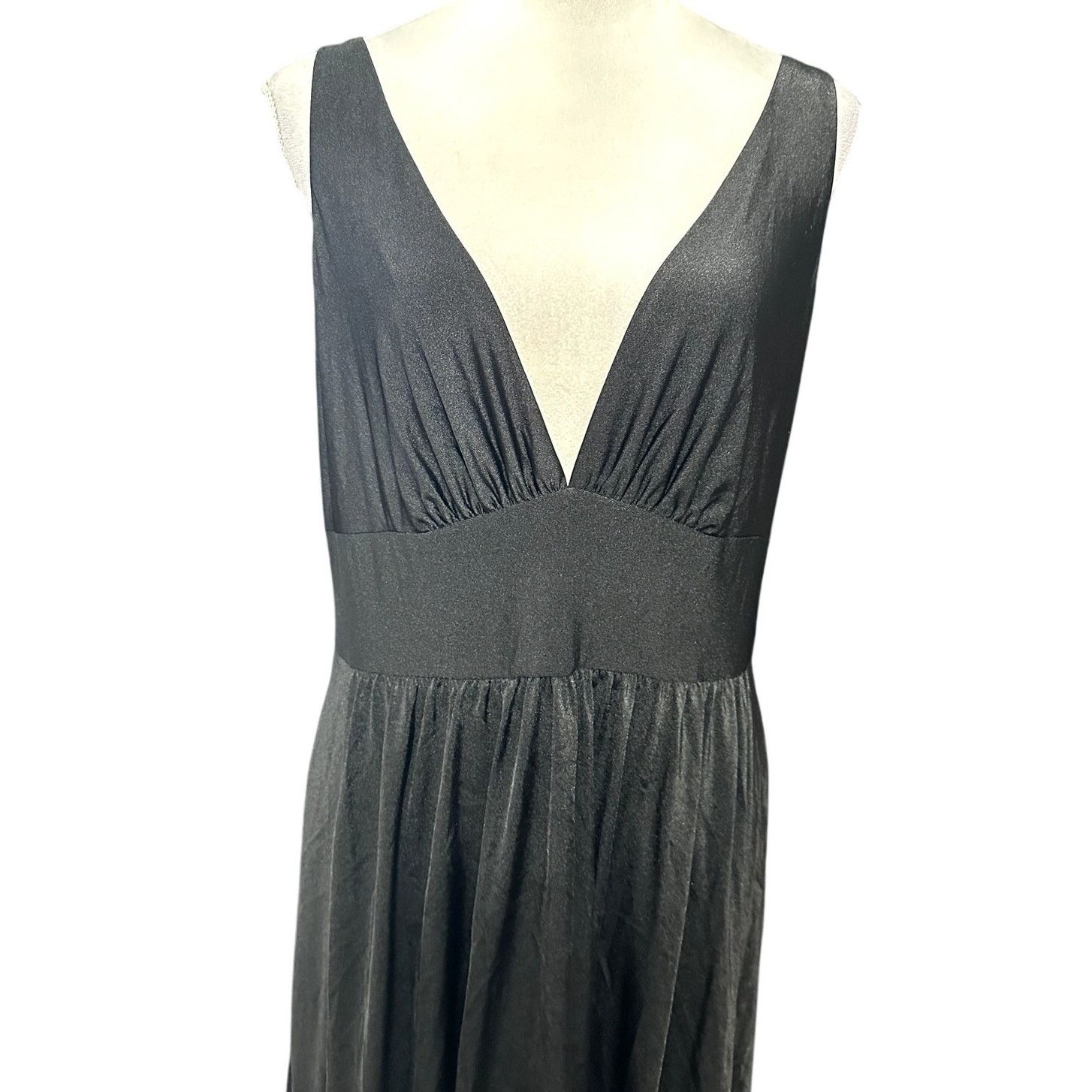 Other La Femme Formal Maxi Gown Deep V-Neck Sleeveless Black 16 Size XXL / US 16-18 / IT 52-54 - 3 Thumbnail