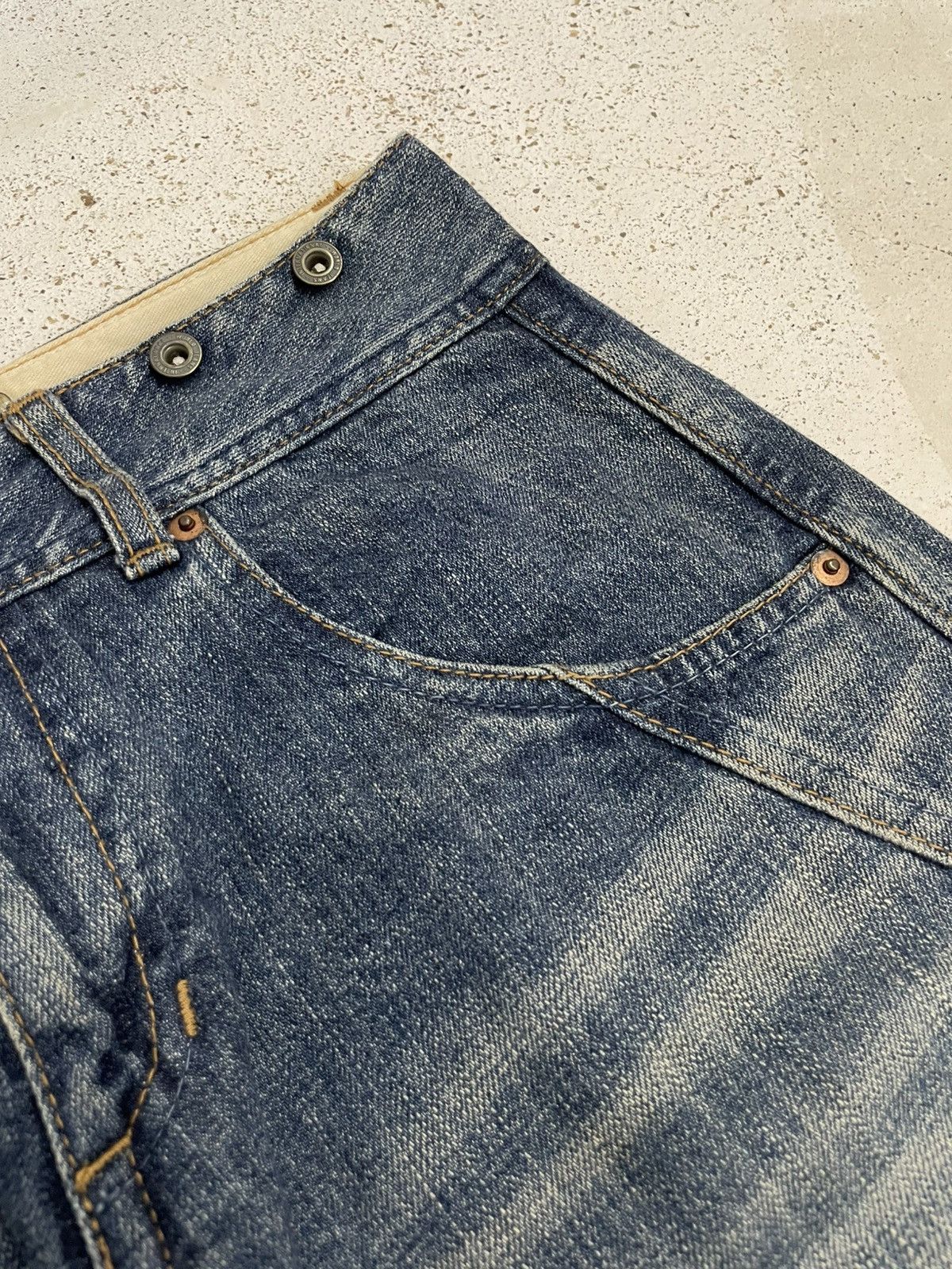 Japanese Brand Heart Jeans Buckle Back Fold Denim Whisker Size US 29 - 10 Thumbnail