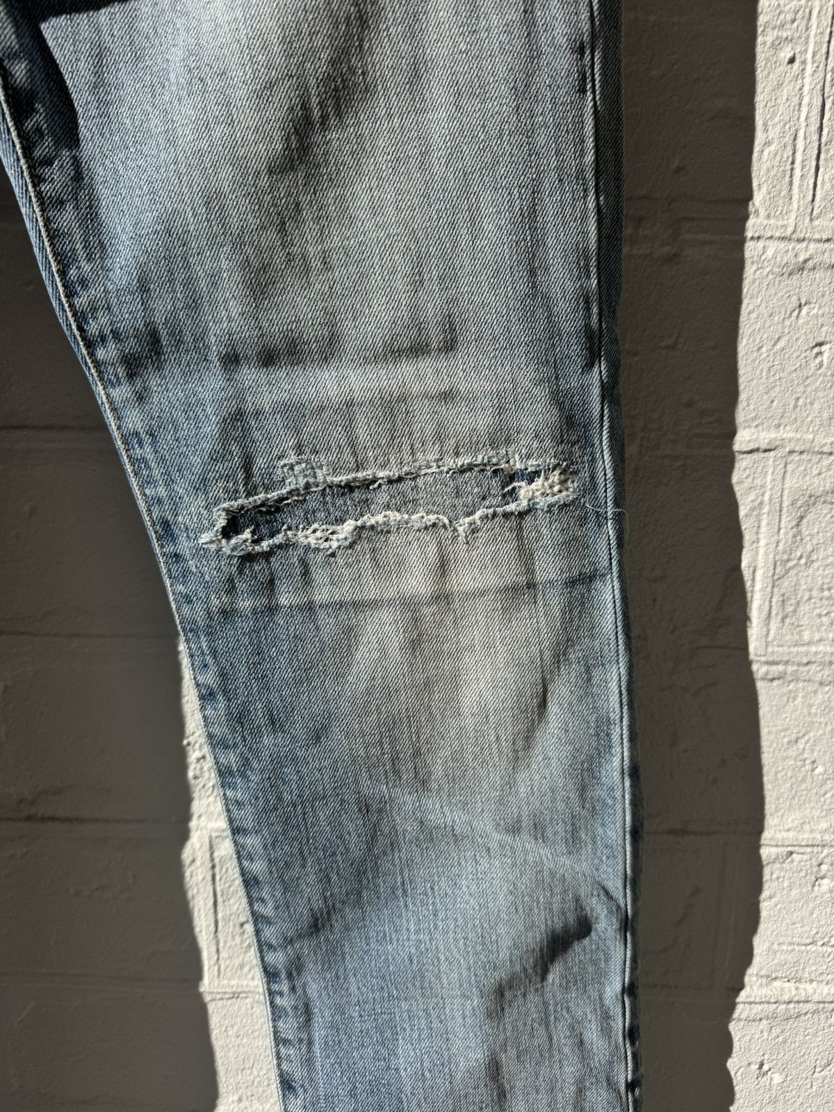 Saint Laurent Paris Saint Laurent Skinny Jean in Light Blue Vintage Denim SS’17 Size US 31 - 7 Thumbnail