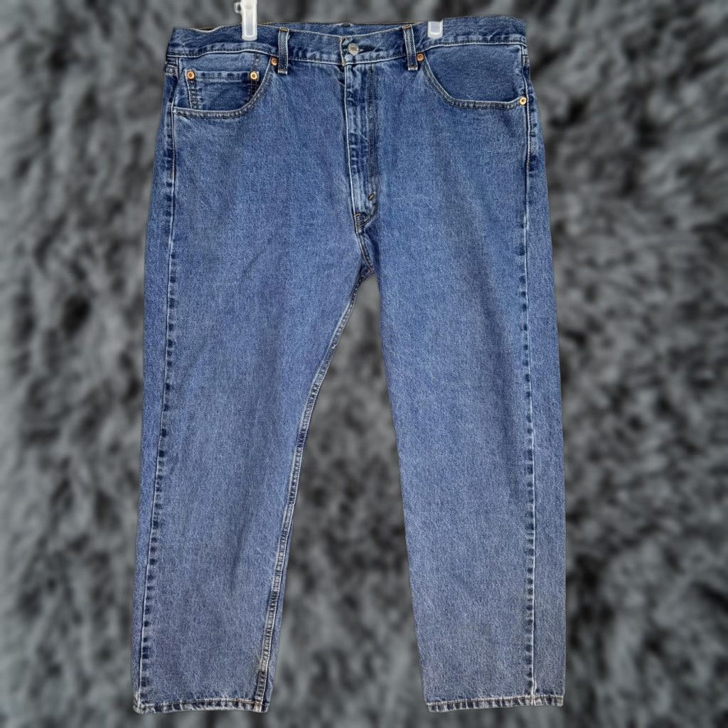 Levi's VINTAGE Levi's 505 Jeans Mens 40x30 Blue Classic Fit Denim Straight Leg Medium Wash Regular Pants Men Boys? Size US 40 / EU 56 - 1 Thumbnail