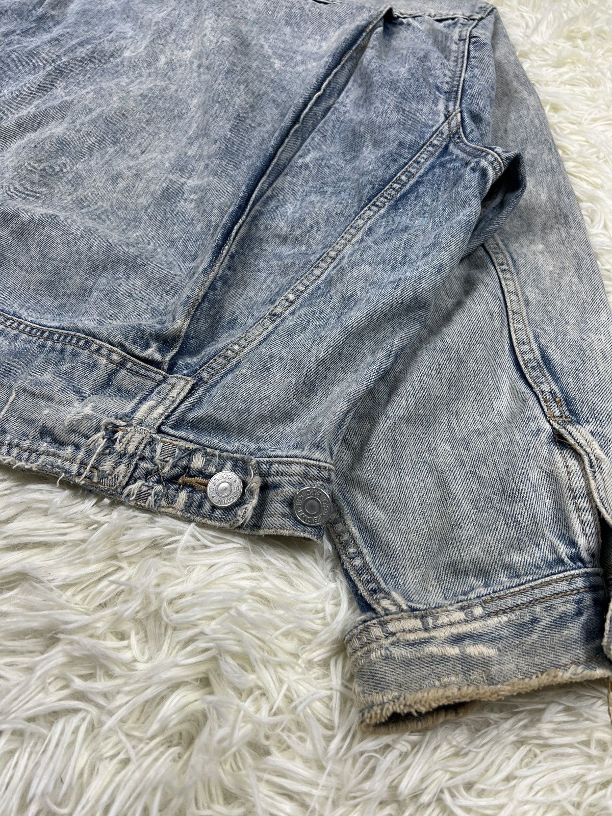 Edwin Vintage Edwin Faded Distressed Denim Jacket Size US L / EU 52-54 / 3 - 14 Thumbnail